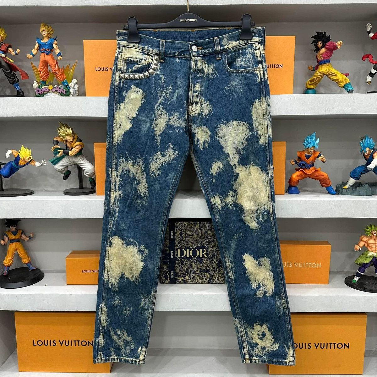 Gucci GUCCI WASHED STUDDED DENIM JEANS 2018 Size US 30 / EU 46 - 1 Thumbnail