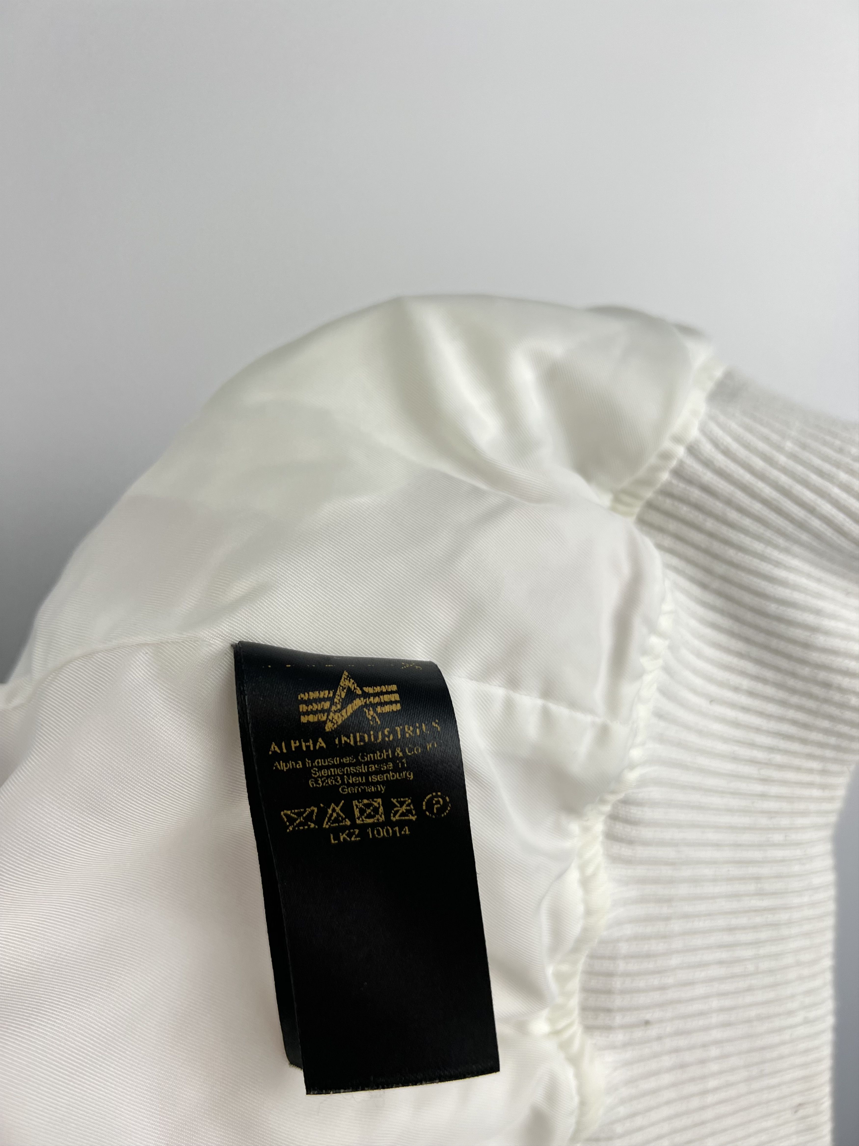 Alpha Industries Alpha Industries Women's Bomber Jacket Size XS Size XS / US 0-2 / IT 36-38 - 9 Thumbnail