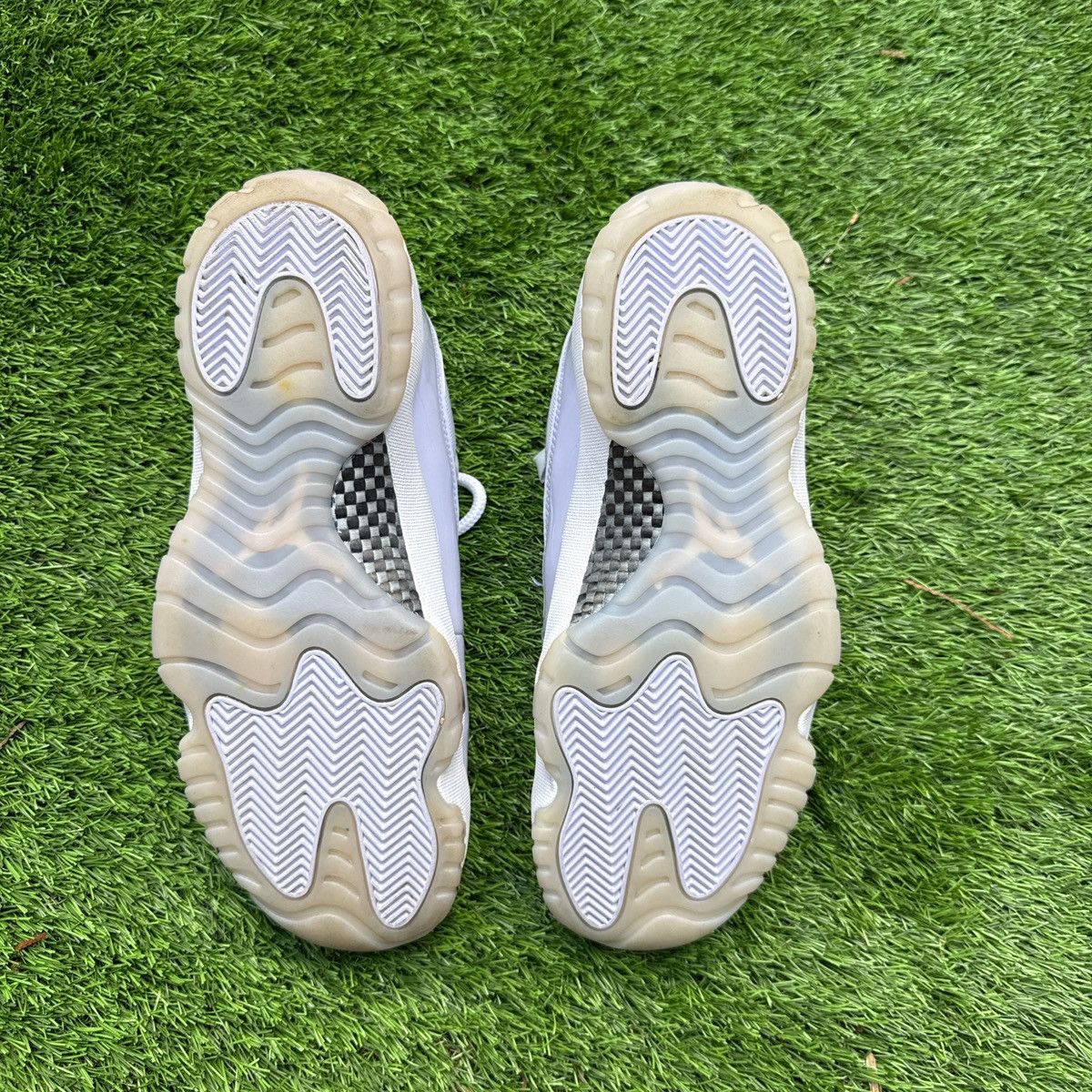 Jordan Brand Jordan 11 Low Pure Violet Size US 10.5 / EU 43-44 - 4 Thumbnail