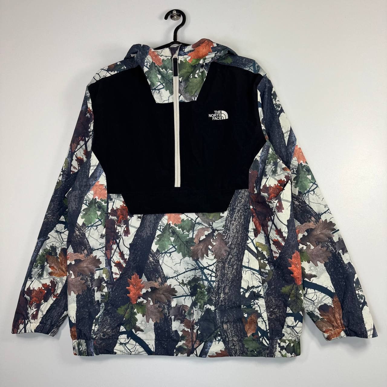 The North Face The North Face Waterproof Jacket Forest Print Womens Size L Size L / US 10 / IT 46 - 1 Thumbnail