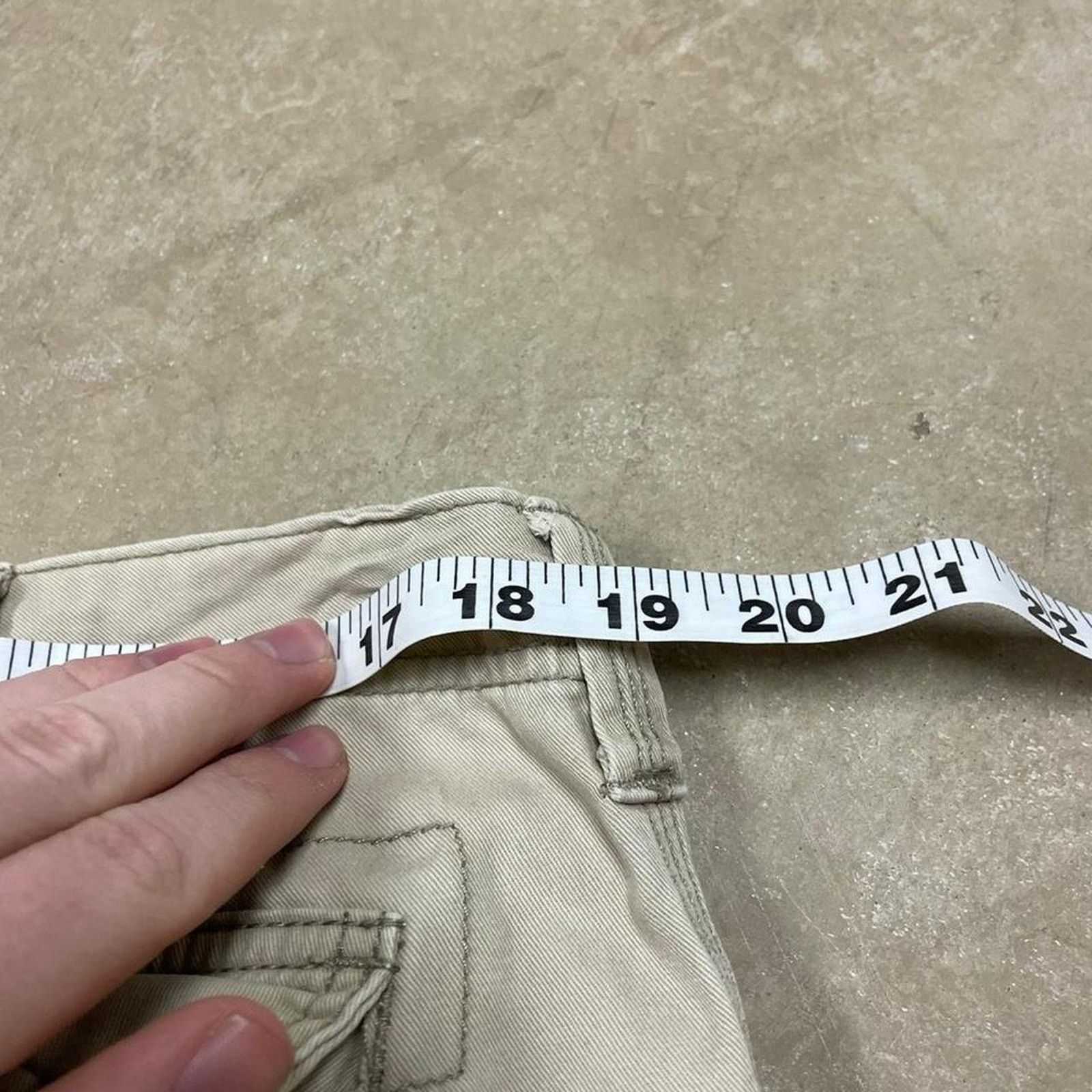 Lee Lee dungarees tan cargo shorts with multiple pockets Size US 36 / EU 52 - 4 Thumbnail