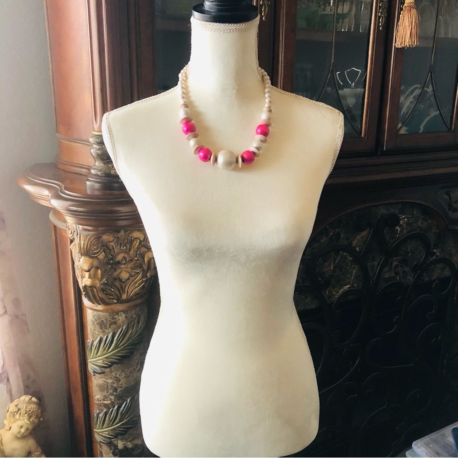 Vintage Vintage pink and pearl tone wood bead necklace Size ONE SIZE - 6 Thumbnail