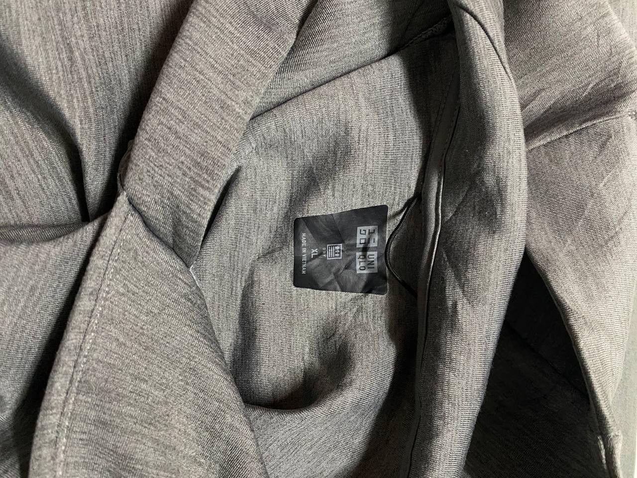 Uniqlo UNIGLO QUICK DRY GREY HOODIES Size US XL / EU 56 / 4 - 7 Thumbnail