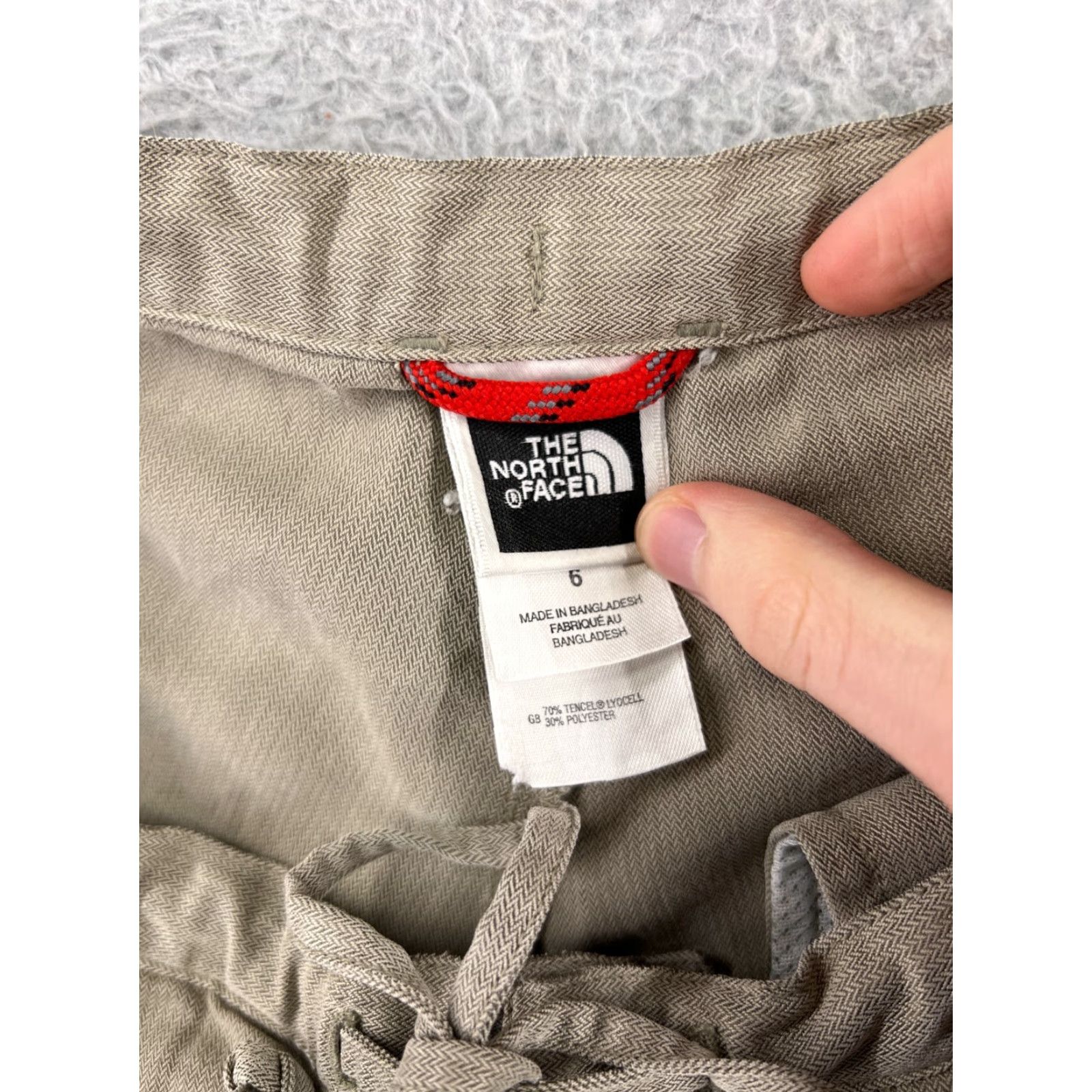 The North Face The North Face Shorts Women 6 Beige Drawstring Button Hiking Camping Boating Size 28" / US 6 / IT 42 - 4 Thumbnail