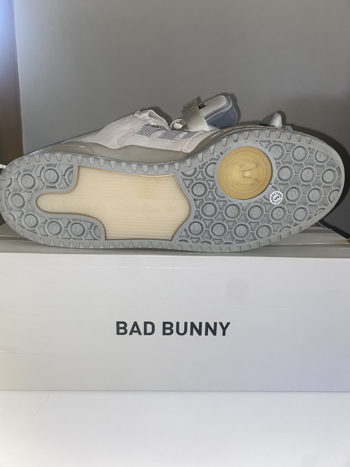 Adidas Adidas x Bad Bunny Forum (cloud white) Size US 10 / EU 43 - 3 Thumbnail