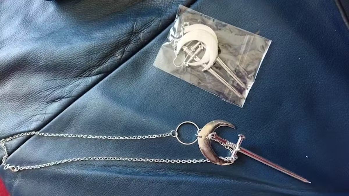 Jewelry × Vintage Moon Sword Dagger Silver plated Pendant Necklace Size ONE SIZE - 4 Thumbnail