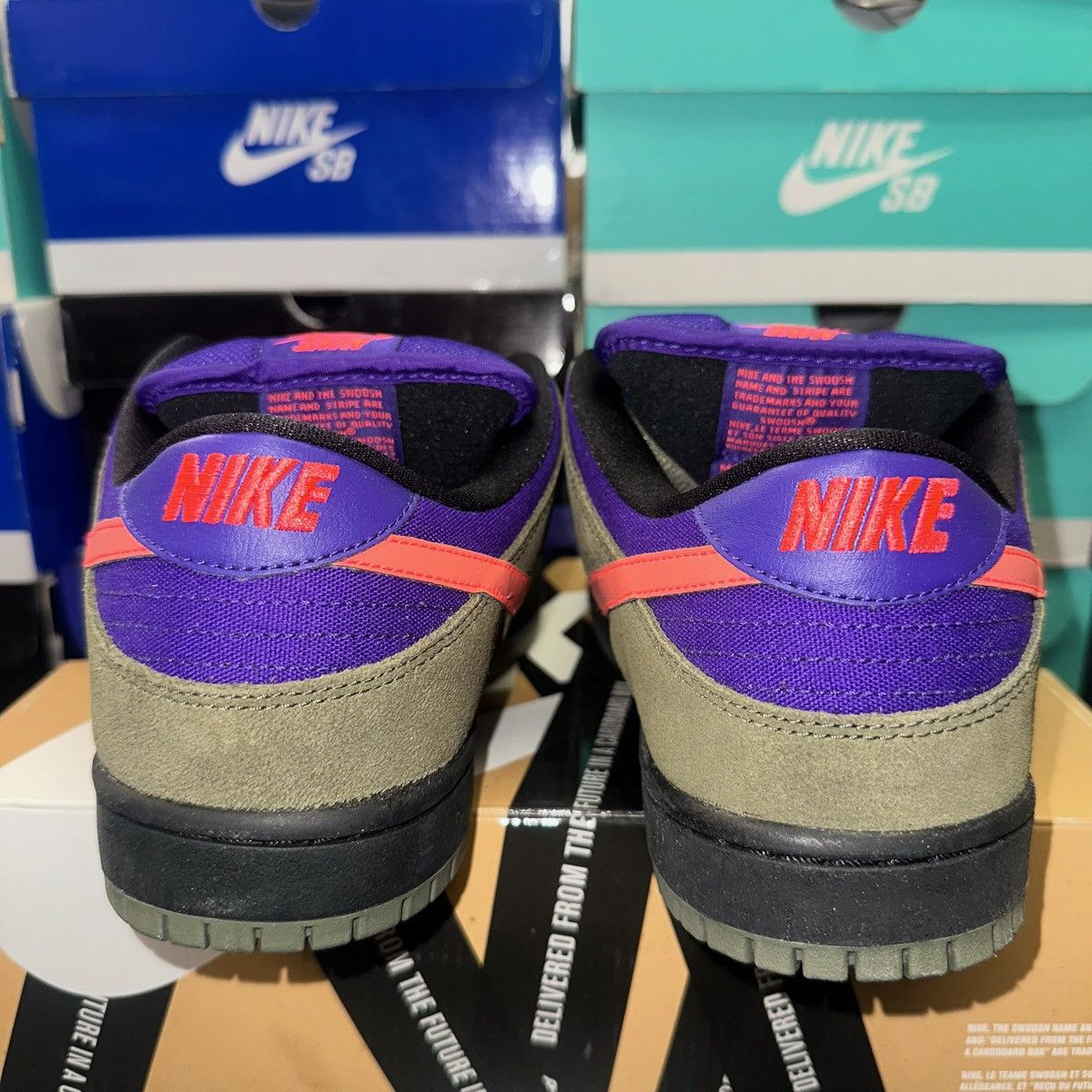 Nike Size 10.5 - Nike Dunk Pro SB Low Medium Olive Atomic Red Size US 10.5 / EU 43-44 - 3 Thumbnail
