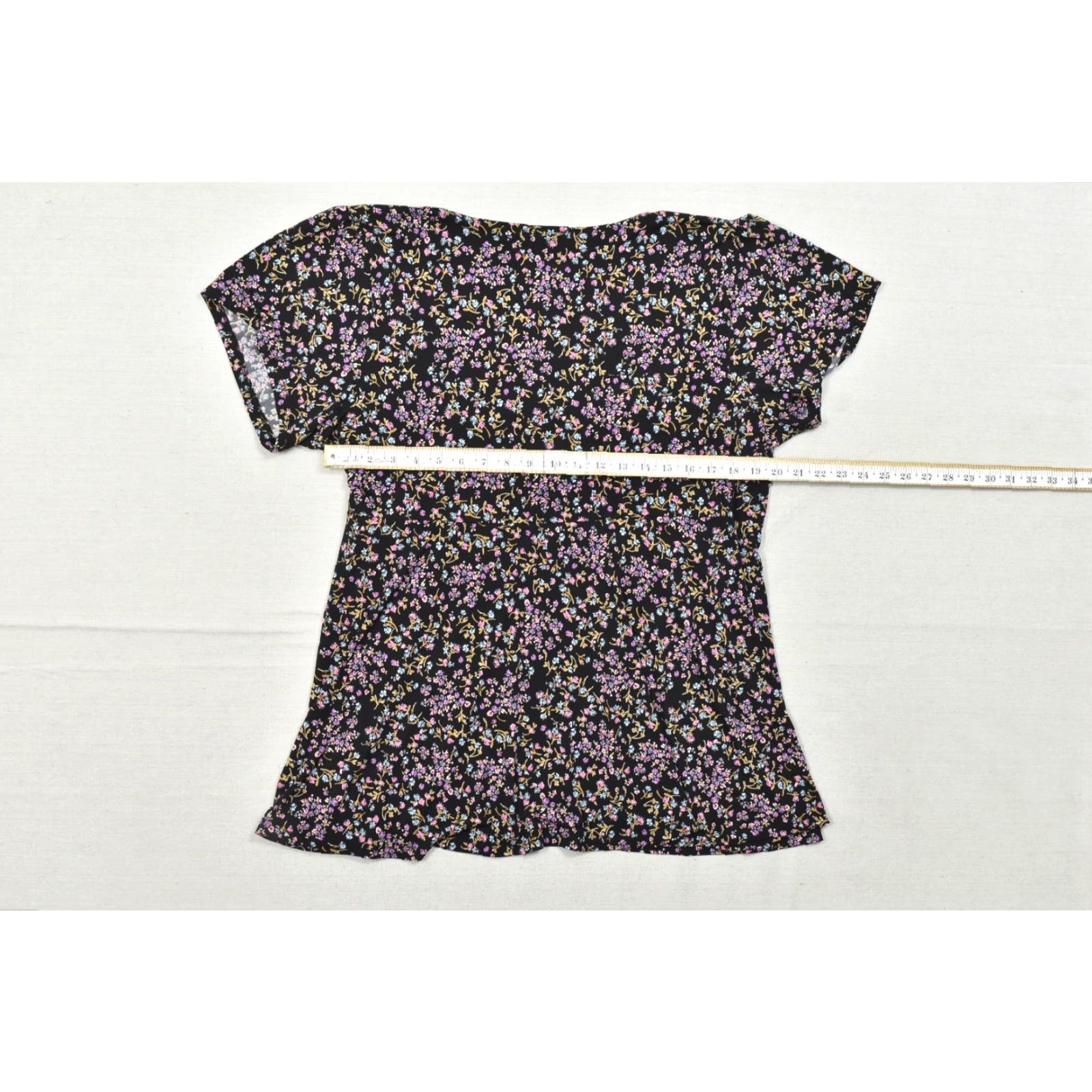 Torrid Torrid Blouse Womens Plus Size 3 Black Floral Short Sleeve V-Neck Polyester Top Casual Spring Summer Fall Mens? Size XS / US 0-2 / IT 36-38 - 3 Thumbnail