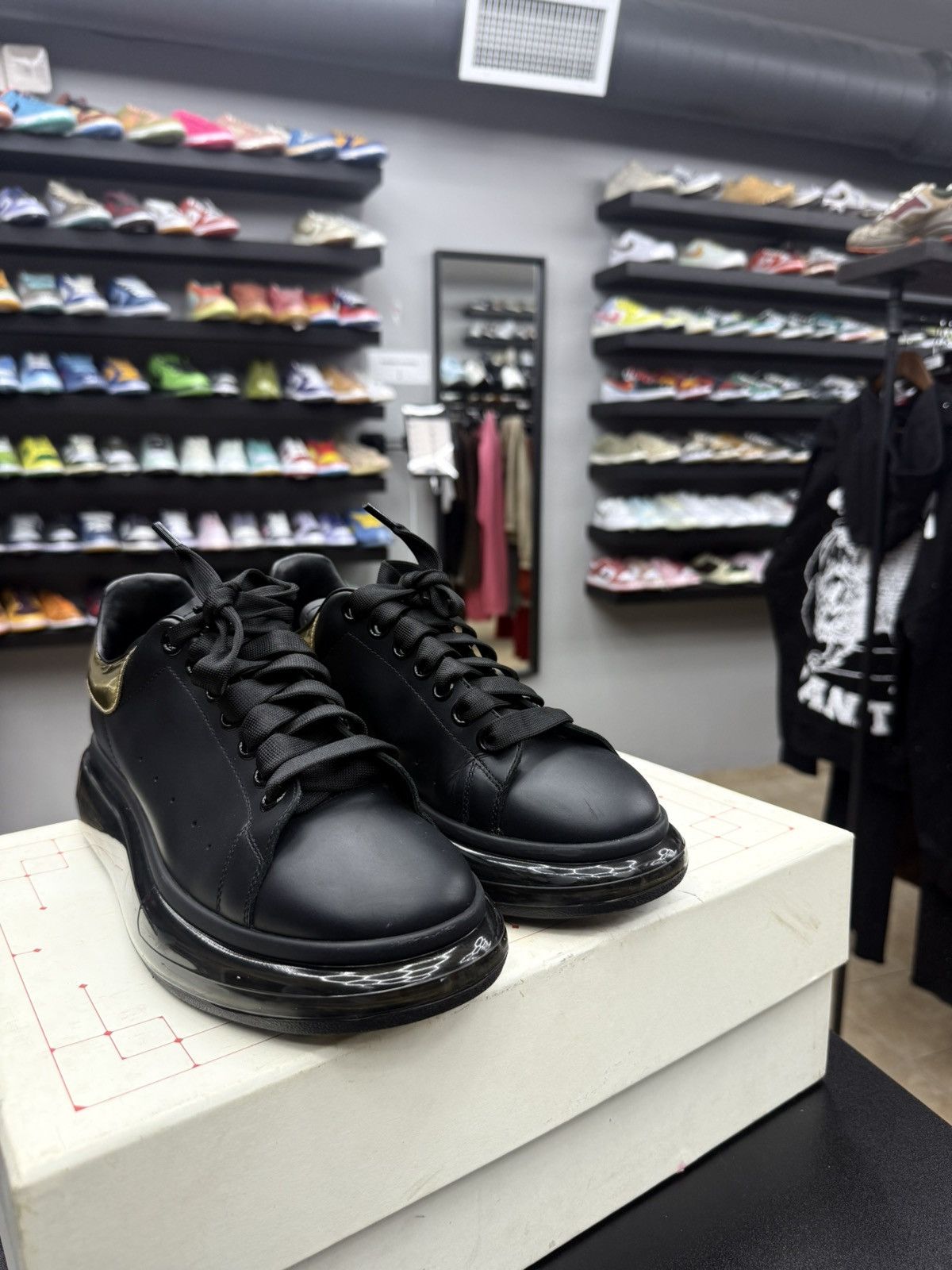 Alexander McQueen Women’s Black Alexander McQueen sneaker size 39 / 9US Size US 9 / IT 39 - 4 Thumbnail