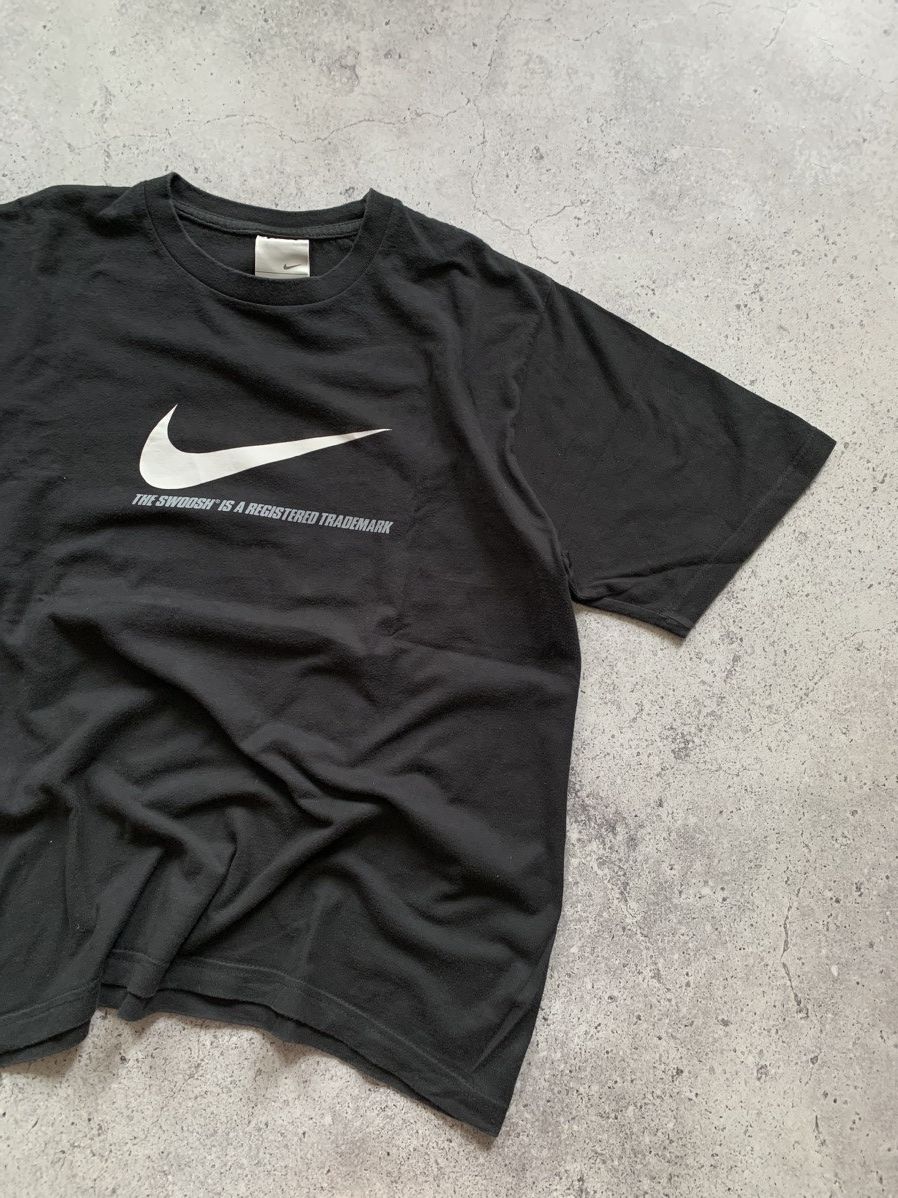 Nike × Vintage Nike Crazy Vintage 00s Big Swoosh Logo Y2K Black T Shirt Size US M / EU 48-50 / 2 - 2 Thumbnail