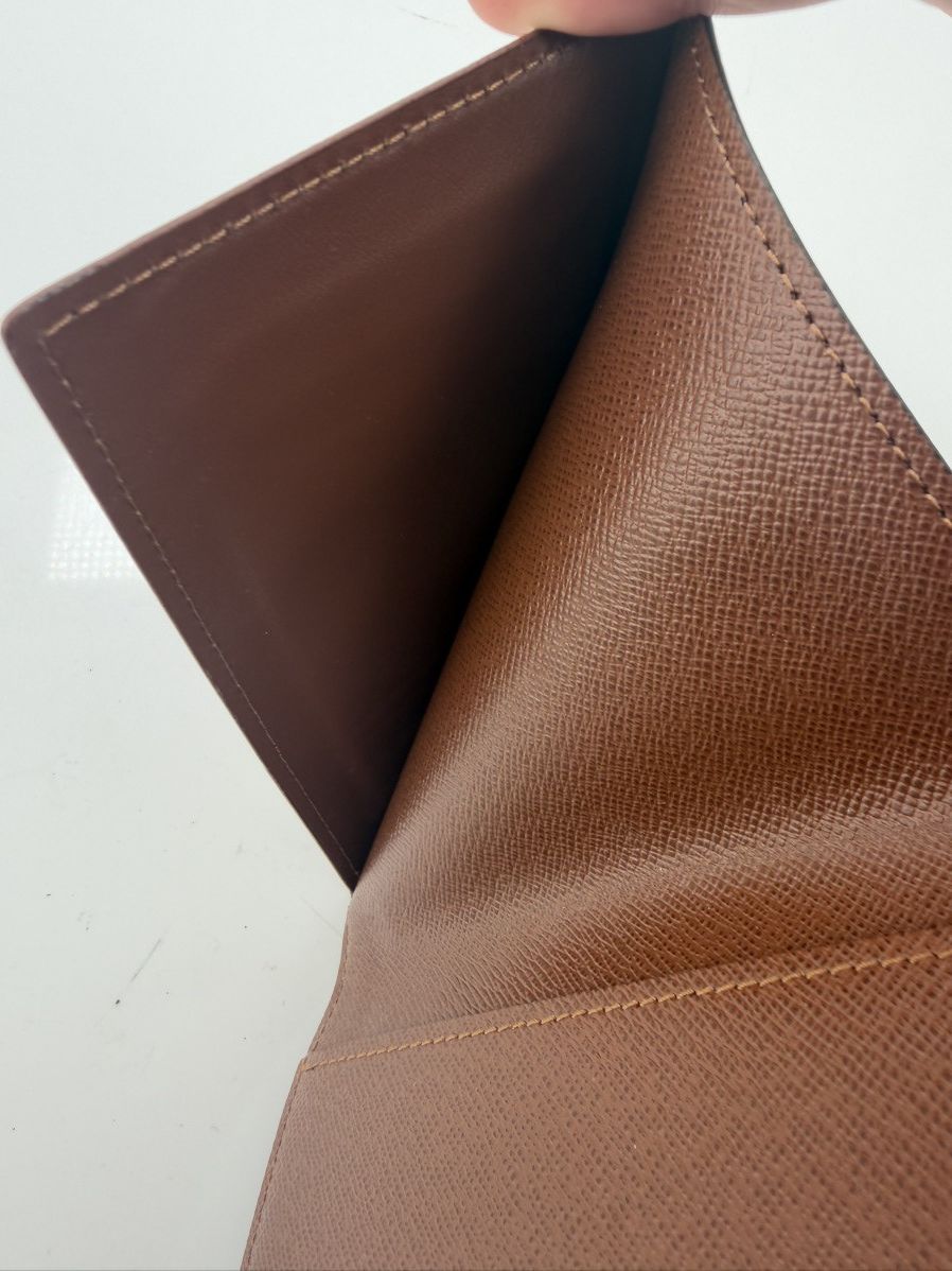 Louis Vuitton Louis Vuitton Passport Cover Monogram Canvas Size ONE SIZE - 8 Thumbnail