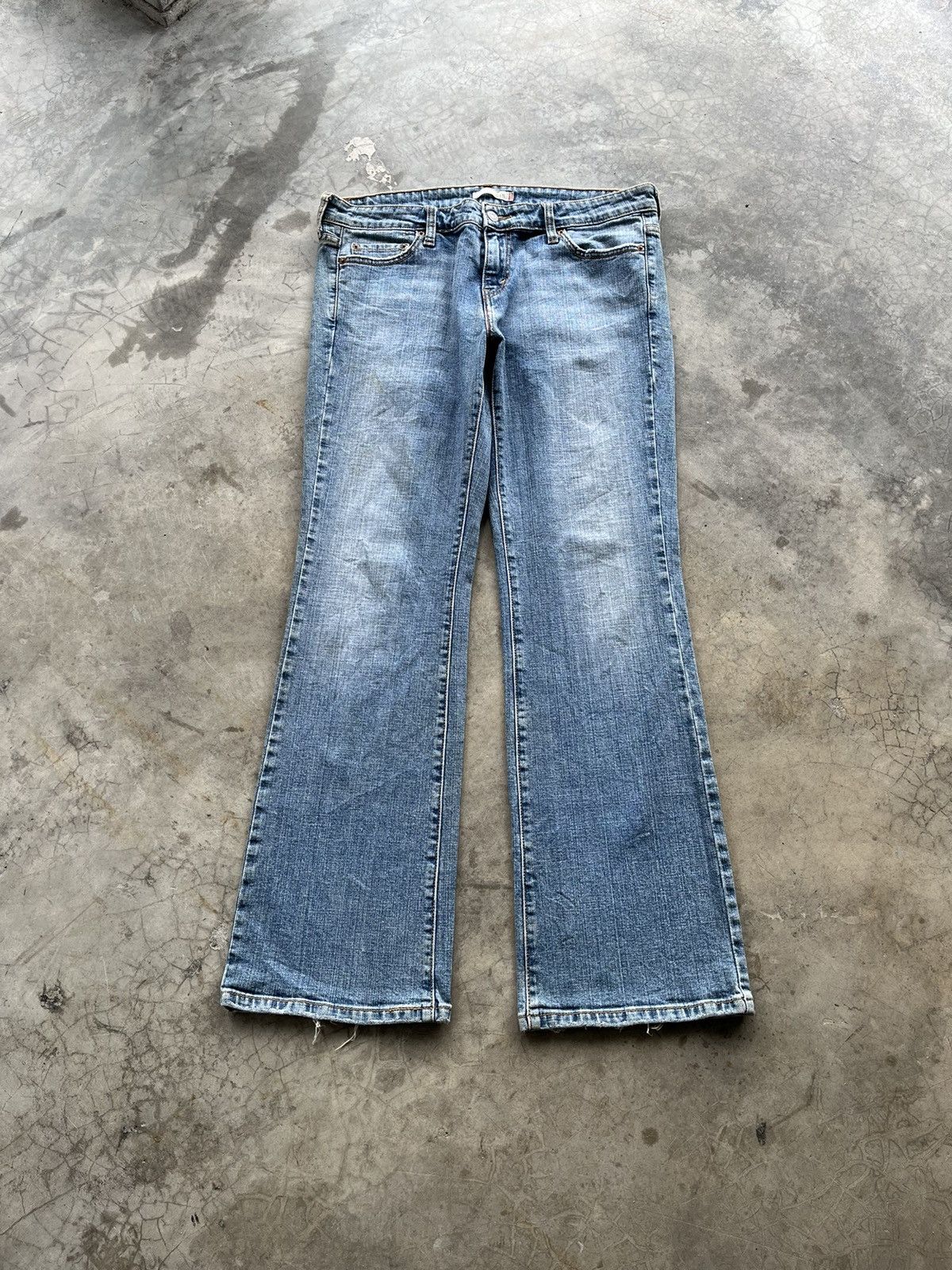 image of Levis 545 Single R Low Bootcut Flared Jeans in Faded Blue, Men's (Size 35)