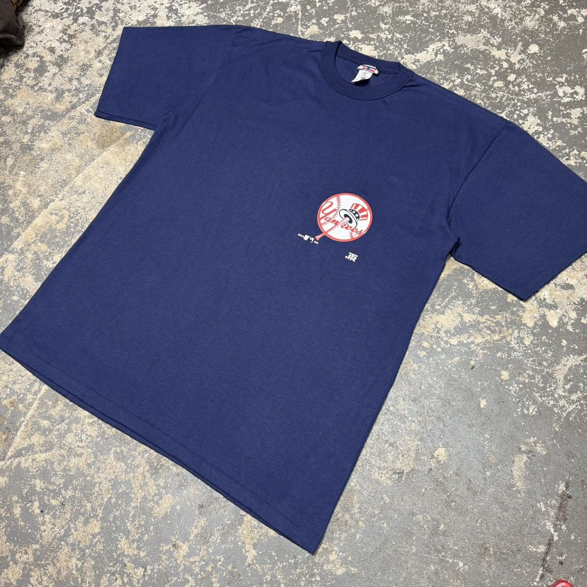 Vintage Vintage New York Yankees Small Logo 1996 Tshirt Size US L / EU 52-54 / 3 - 2 Thumbnail