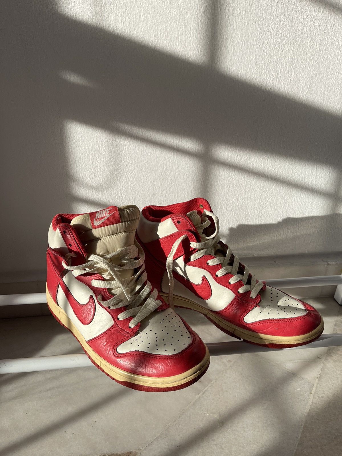 Nike Nike Dunk Red/White Size US 8.5 / EU 41-42 - 2 Thumbnail