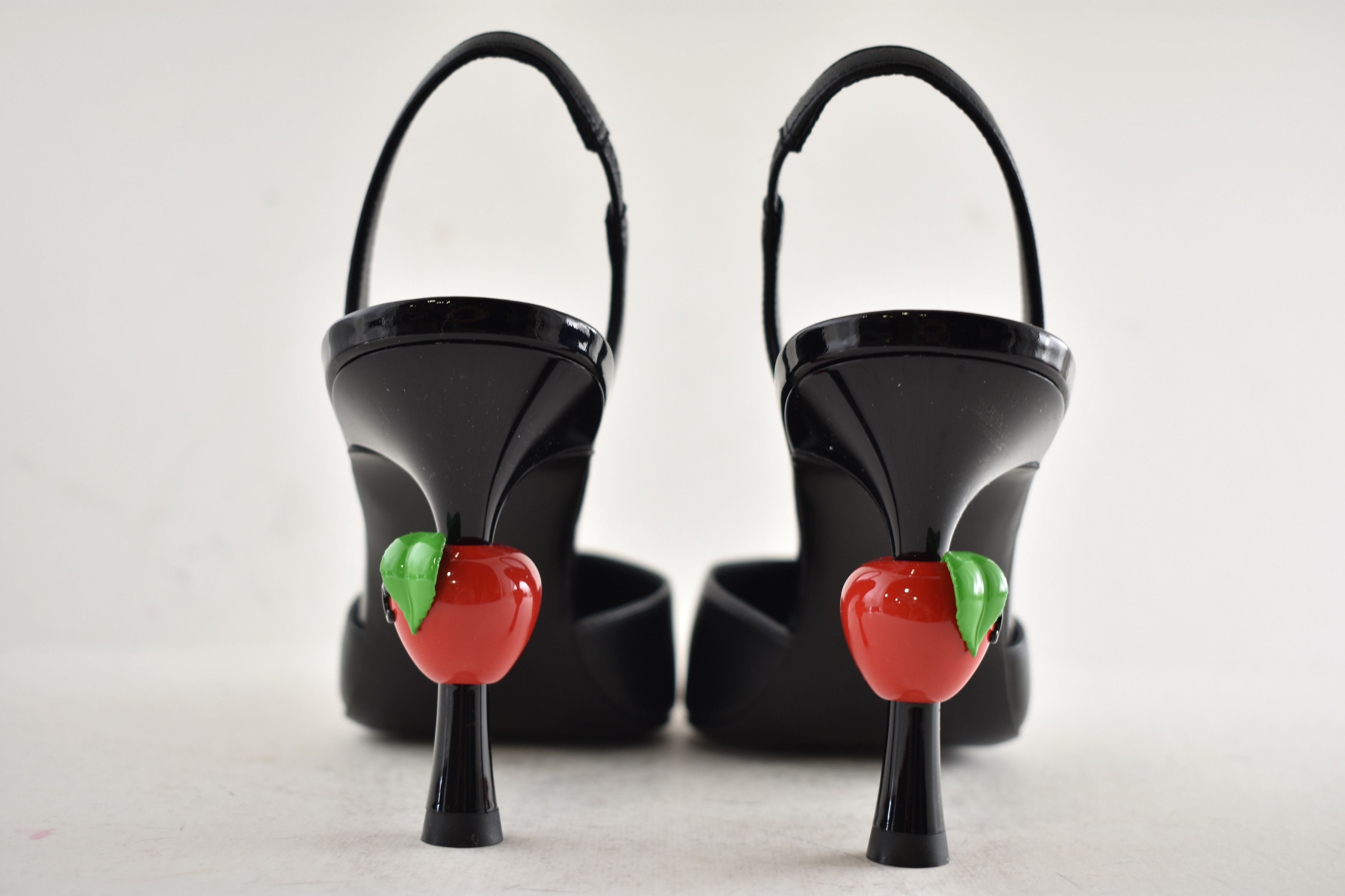 Chanel 26A Blazy Red Apple Sling CC Logo Slingback Heel Pump 39 Size US 9 / IT 39 - 14 Thumbnail