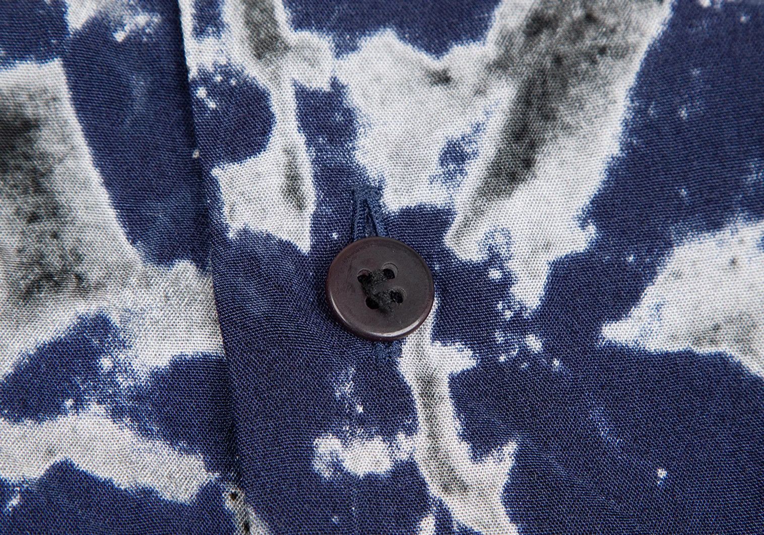 Issey Miyake Graphic Print Shirt in Navy Size 4 Size US XL / EU 56 / 4 - 5 Thumbnail
