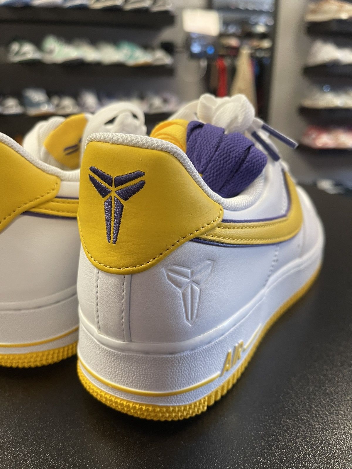 Nike Size 9.5 - Air Force 1 Kobe Bryant Lakers Home Brand New Size US 9.5 / EU 42-43 - 5 Thumbnail