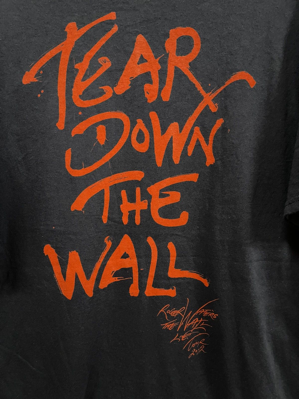 Band Tees Roger Water The Wall Tour Pink Floyd🔥🔥🔥 Size US XL / EU 56 / 4 - 6 Thumbnail