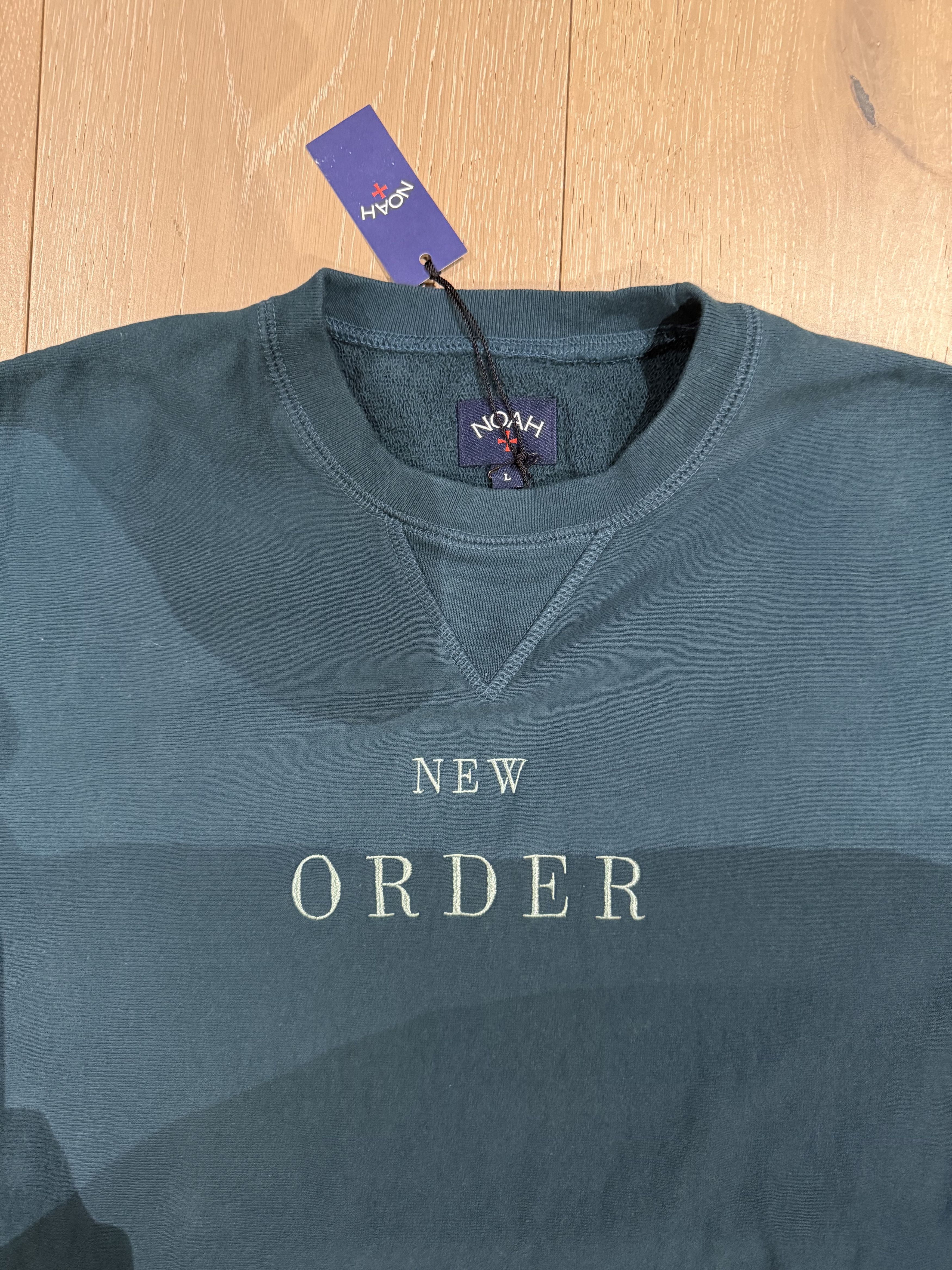 Noah 💚 SS21 Noah x New Order Embroidered Crewneck Temptation NEW Size US L / EU 52-54 / 3 - 5 Thumbnail
