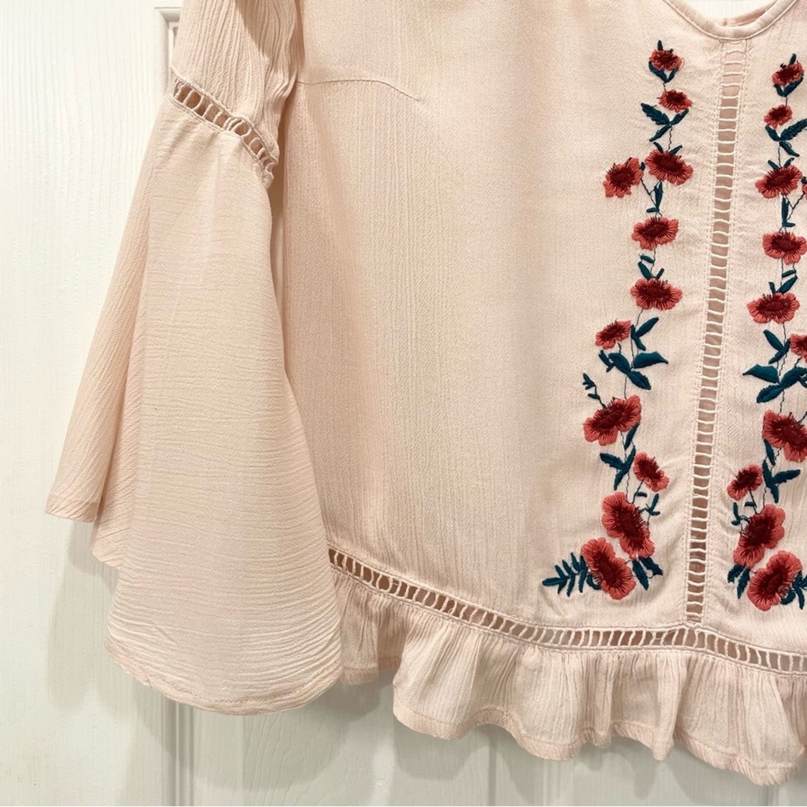 Guess Guess Cold Shoulder Embroidered Shirt XS Size XS / US 0-2 / IT 36-38 - 6 Thumbnail