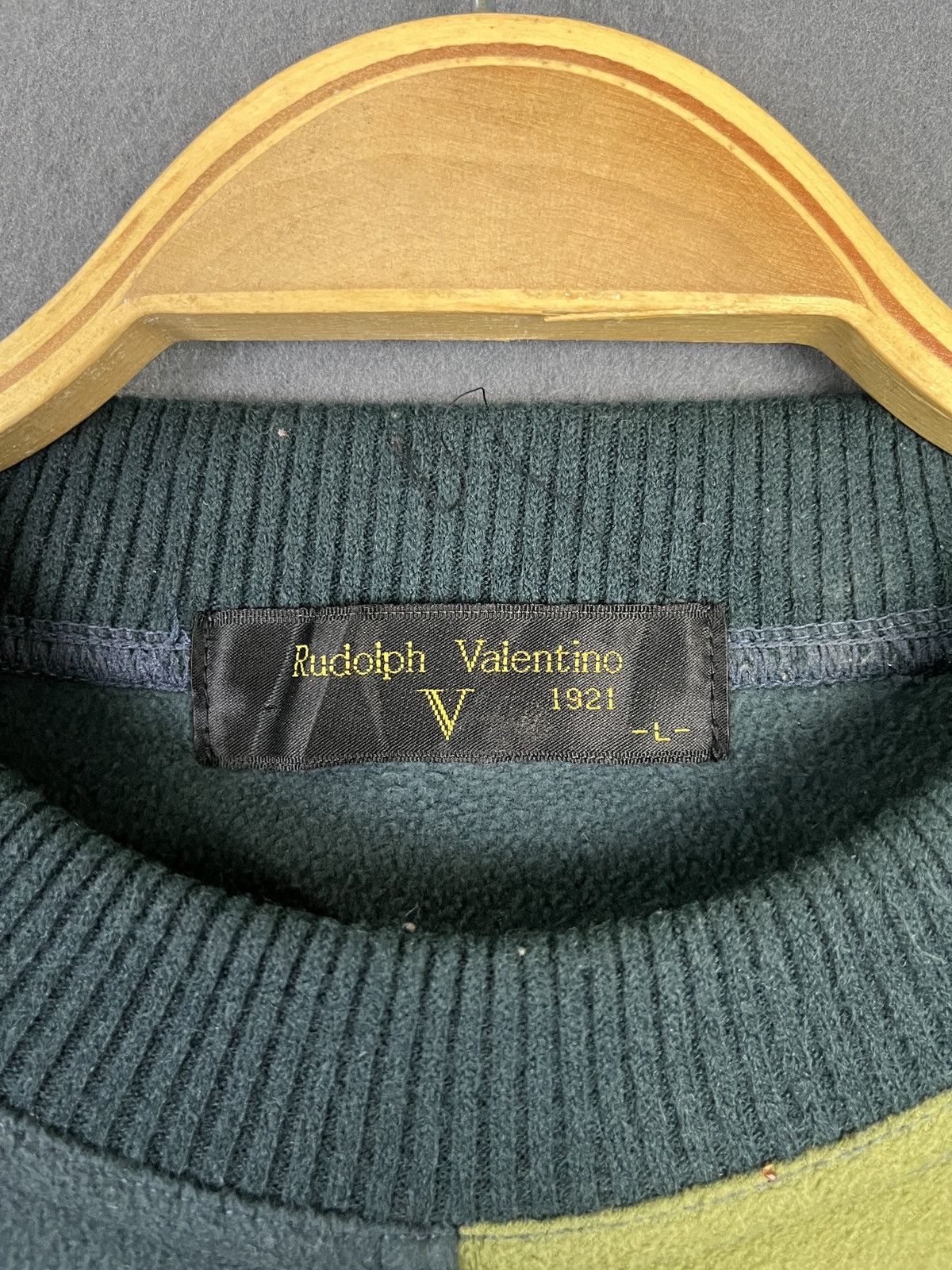 Vintage Vintage Rudolph Valentino Patchwork Sweatshirt Size US L / EU 52-54 / 3 - 8 Thumbnail