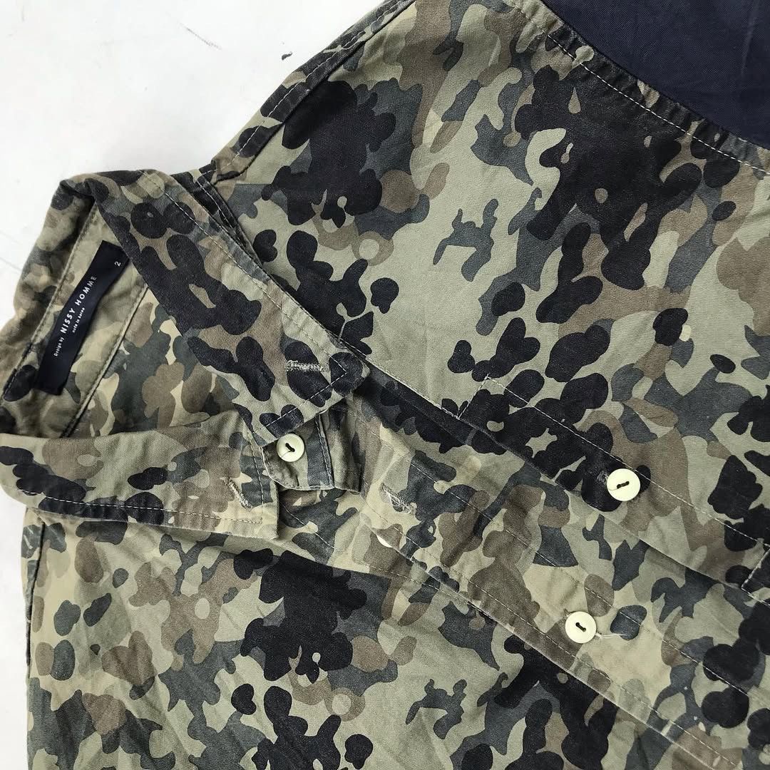 Designer × Japanese Brand Camouflage Crew Camo Printed shirt With Black off Sleeve mi Size US S / EU 44-46 / 1 - 2 Thumbnail
