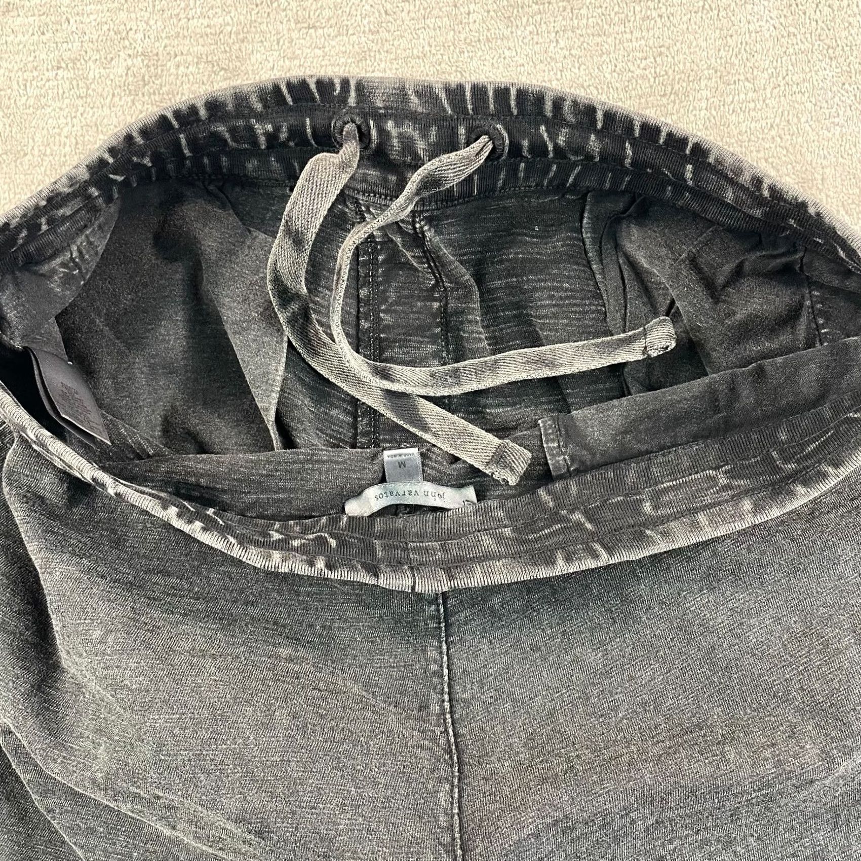 John Varvatos John Varvatos Lancaster Shorts Men M Black Slub Cotton Raw-Edge NWT Drawstring Pockets Zip 7.5in Inseam Casual Travel Summer Spring Fall Size US 31 - 4 Thumbnail