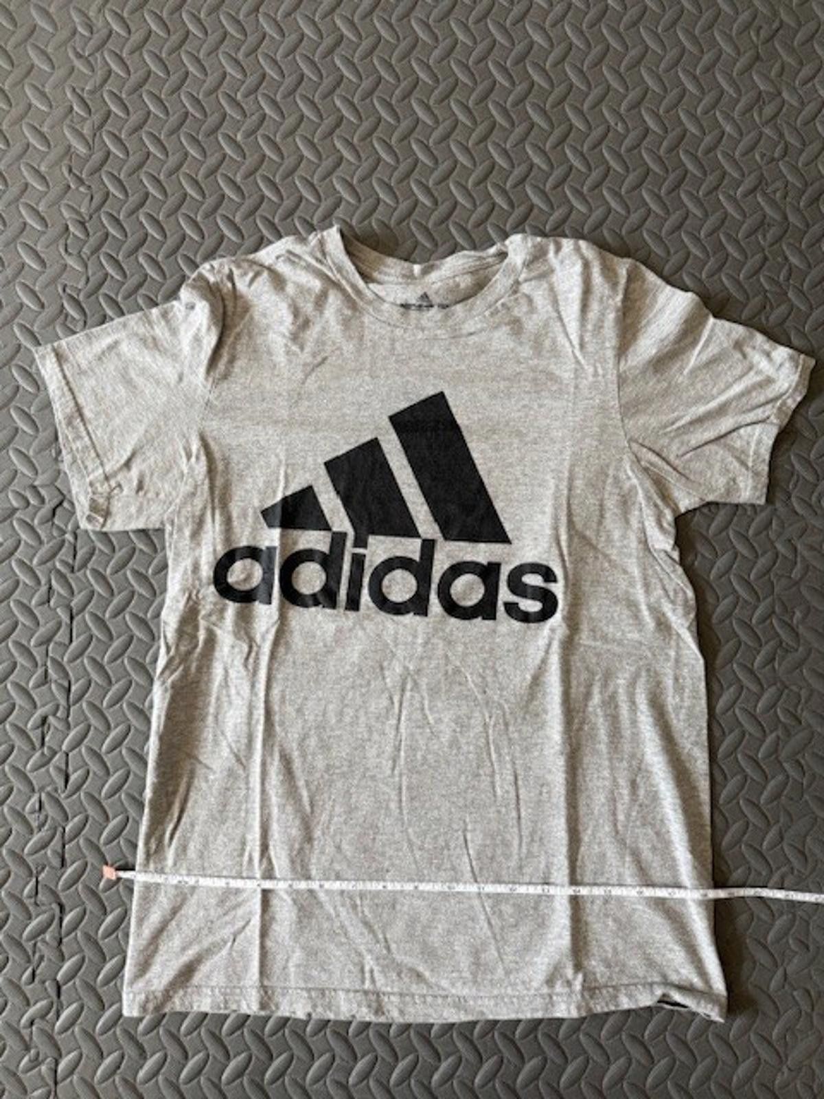 Adidas Adidas Tshirt Light Gray Short Sleeve Logo Shirt - Size: S Size US S / EU 44-46 / 1 - 1 Thumbnail