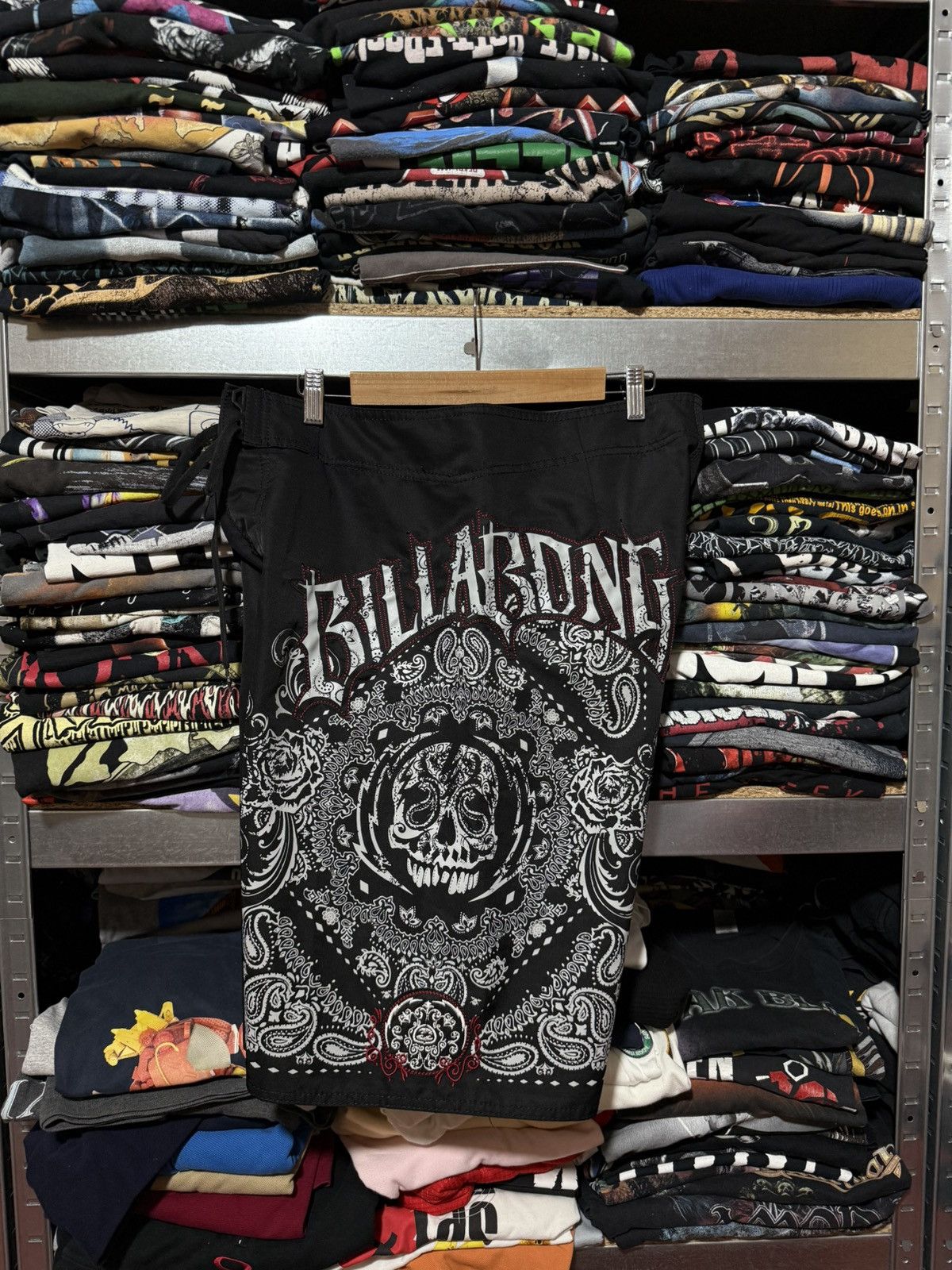 Billabong Vintage 90s Billabong Bandana Style Retro Surfing Shorts Size US 34 / EU 50 - 3 Thumbnail