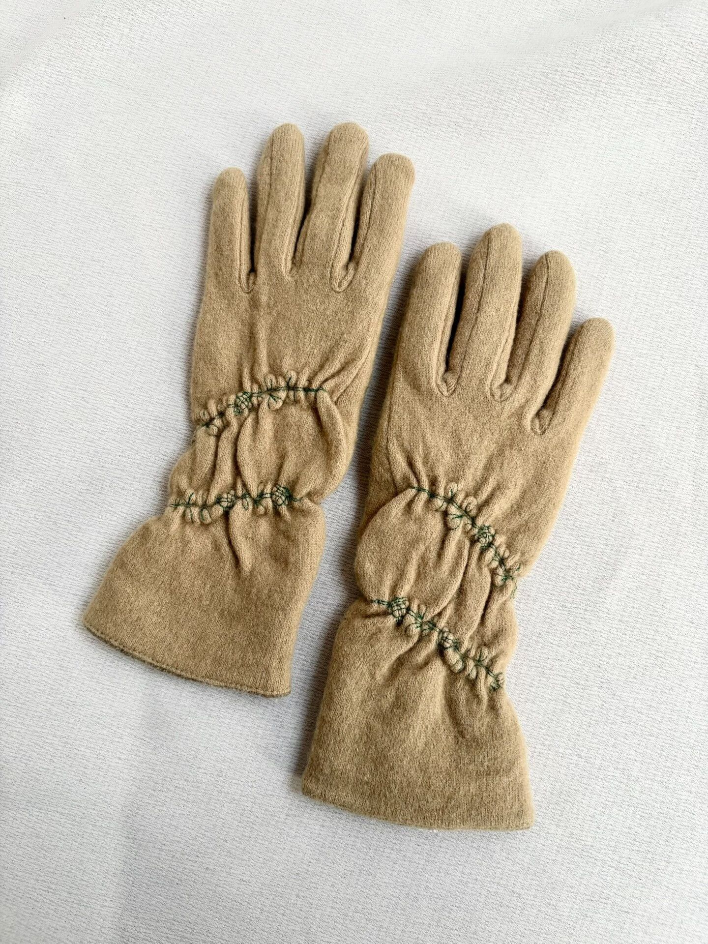 Vivienne Westwood Vivienne Westwood Vintage Saturn Leaf Gloves Size ONE SIZE - 1 Thumbnail