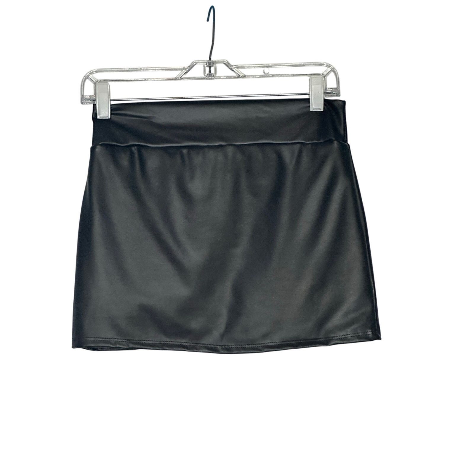 Fashion Nova Fasihon Nova black faux leather mini skort size medium Size 27" / US 4 / IT 40 - 9 Thumbnail