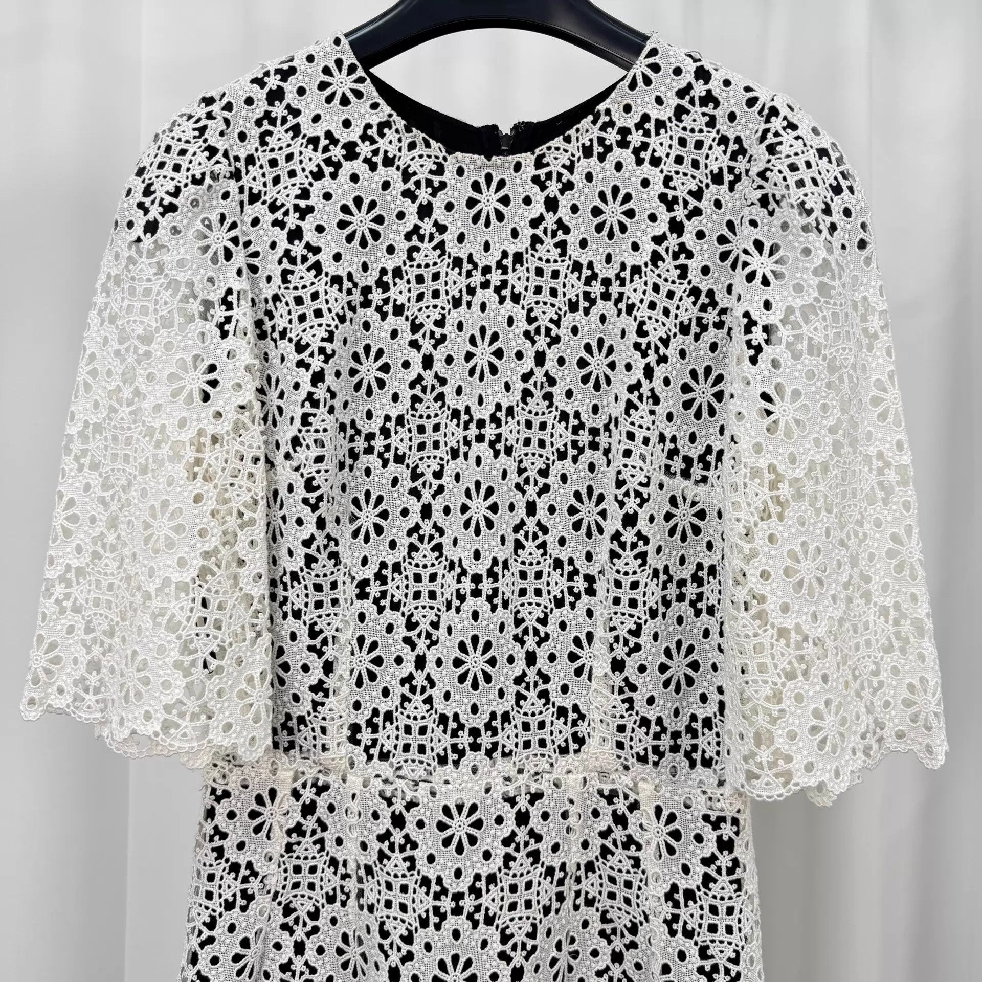 Dolce & Gabbana DG Women's Lace Dress Size 40 98 New KL11437 Size S / US 4 / IT 40 - 3 Thumbnail