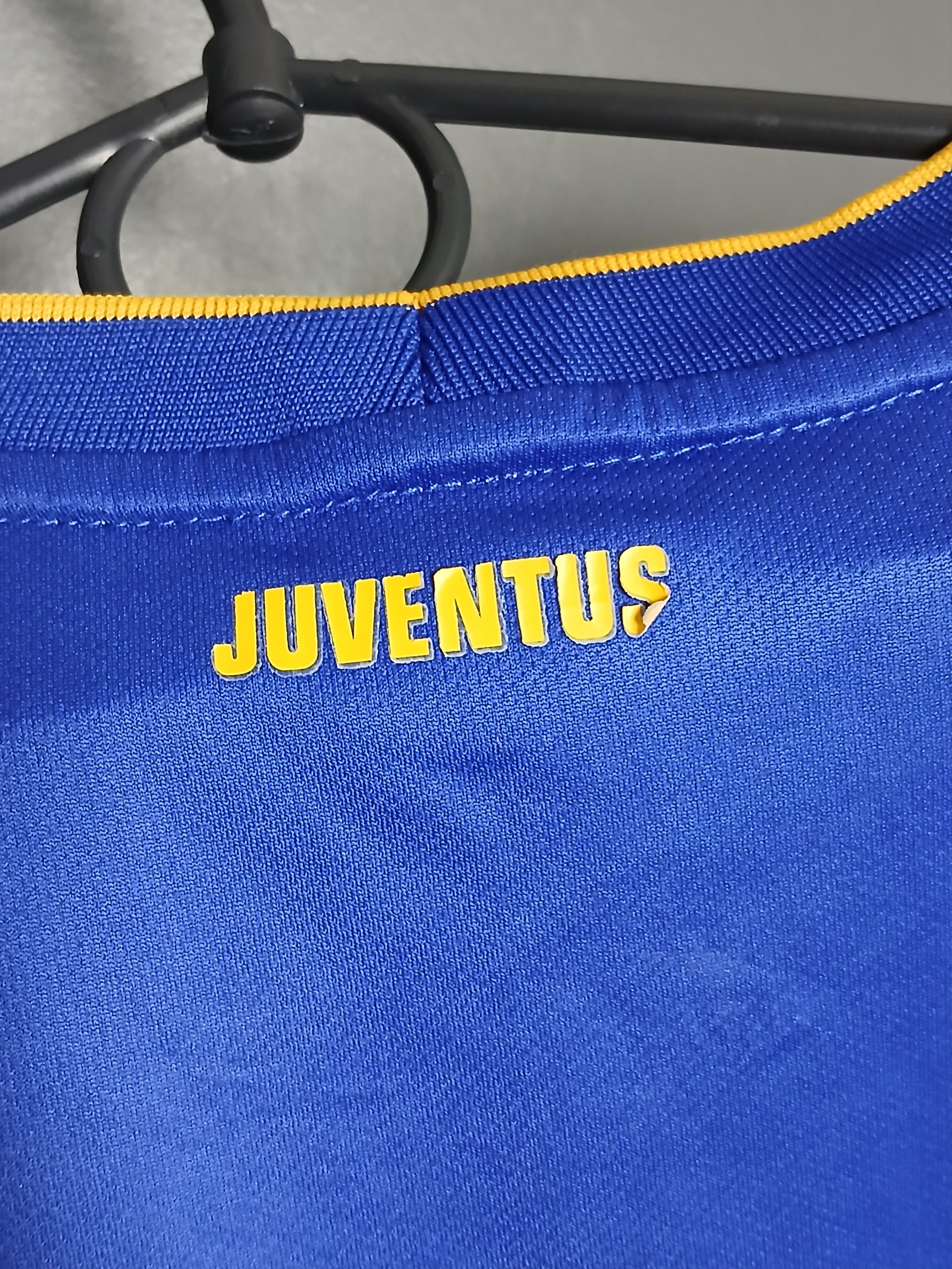 Nike Juventus 14/15 Away Football Jersey T-Shirt Size US L / EU 52-54 / 3 - 4 Thumbnail