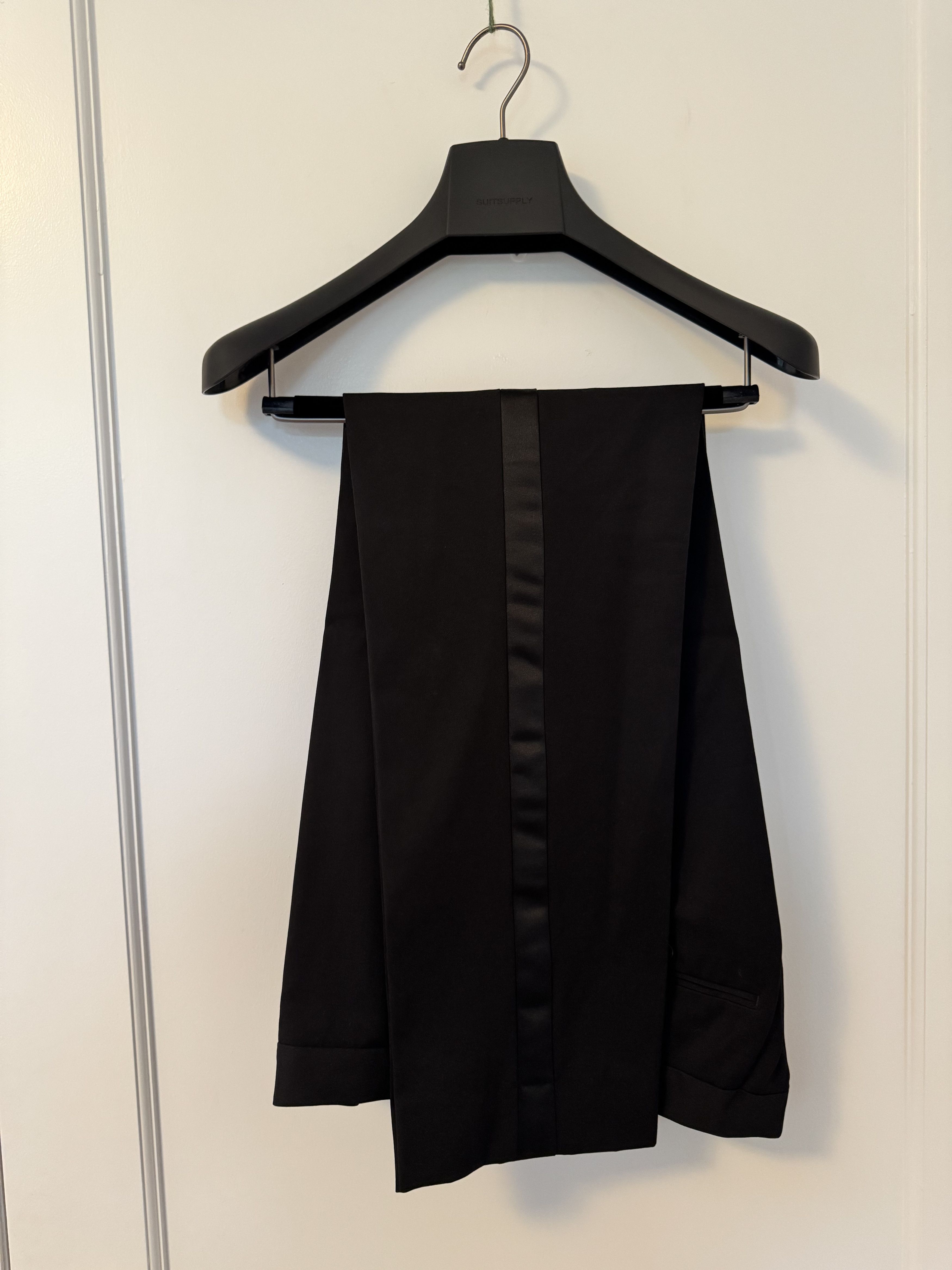 Bonobos Bonobos • Capstone Peak Lapel Tuxedo • 40R / 34 Size 40R - 3 Thumbnail