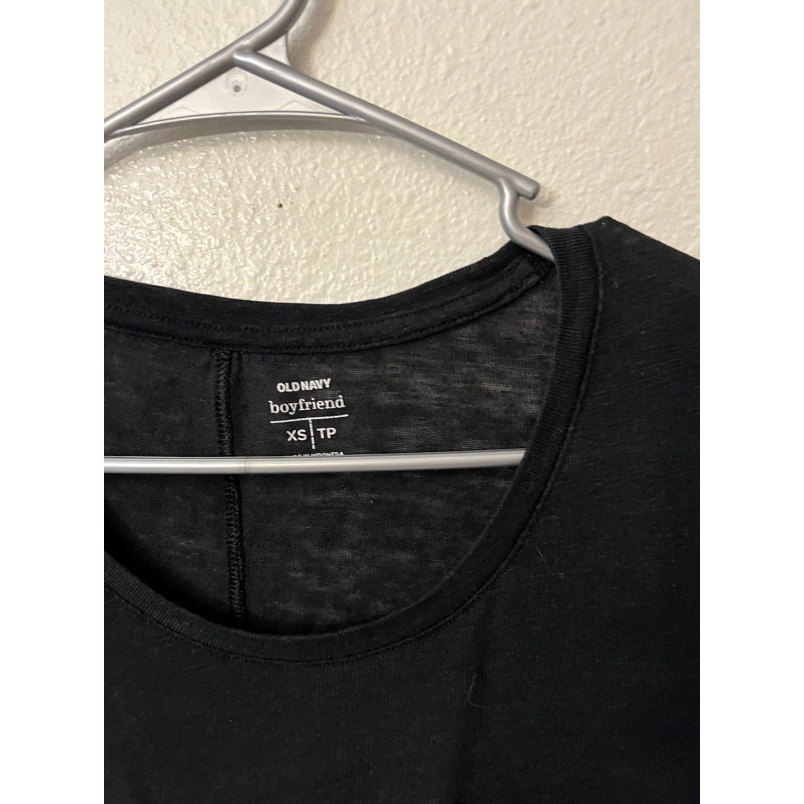 Old Navy **Old Navy Womens Size XS Black T-Shirt** User: Old Navy Womens Size XS Black Classic/Fitted Sleeve T-Shirt Size XS / US 0-2 / IT 36-38 - 3 Thumbnail