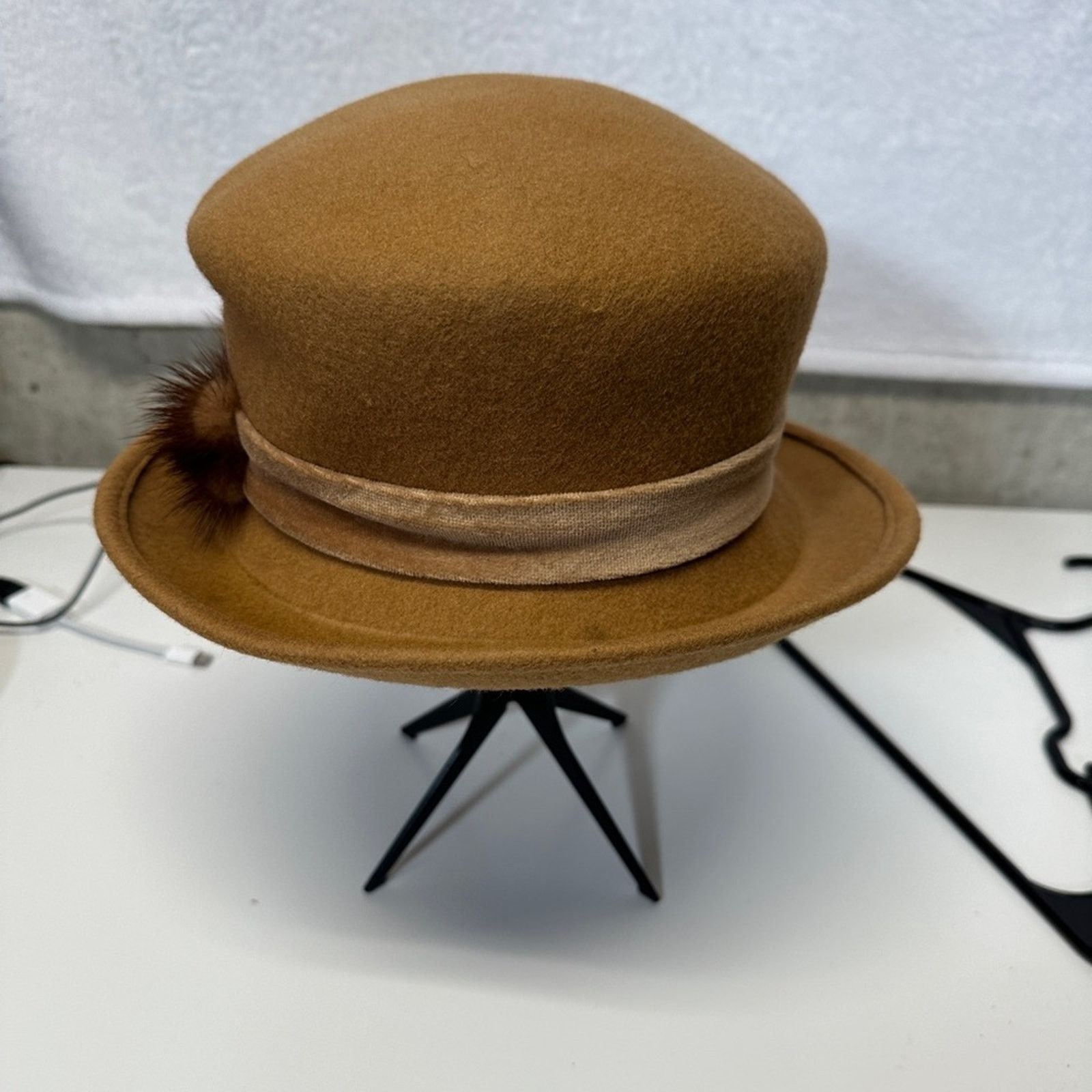 Lord & Taylor Lord & Taylor 100% Wool Tan Bow Round Hat Size ONE SIZE - 2 Thumbnail