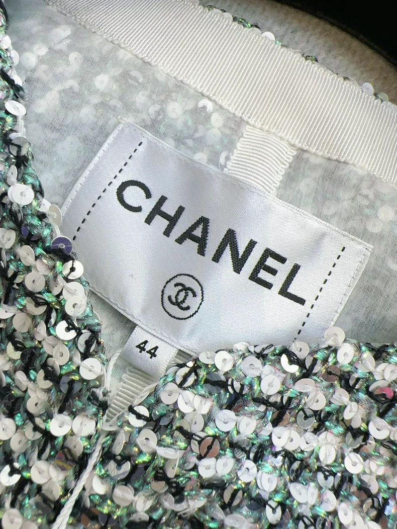 Chanel Chanel 23p preview series green and white sequin embroider Size M / US 6-8 / IT 42-44 - 8 Thumbnail