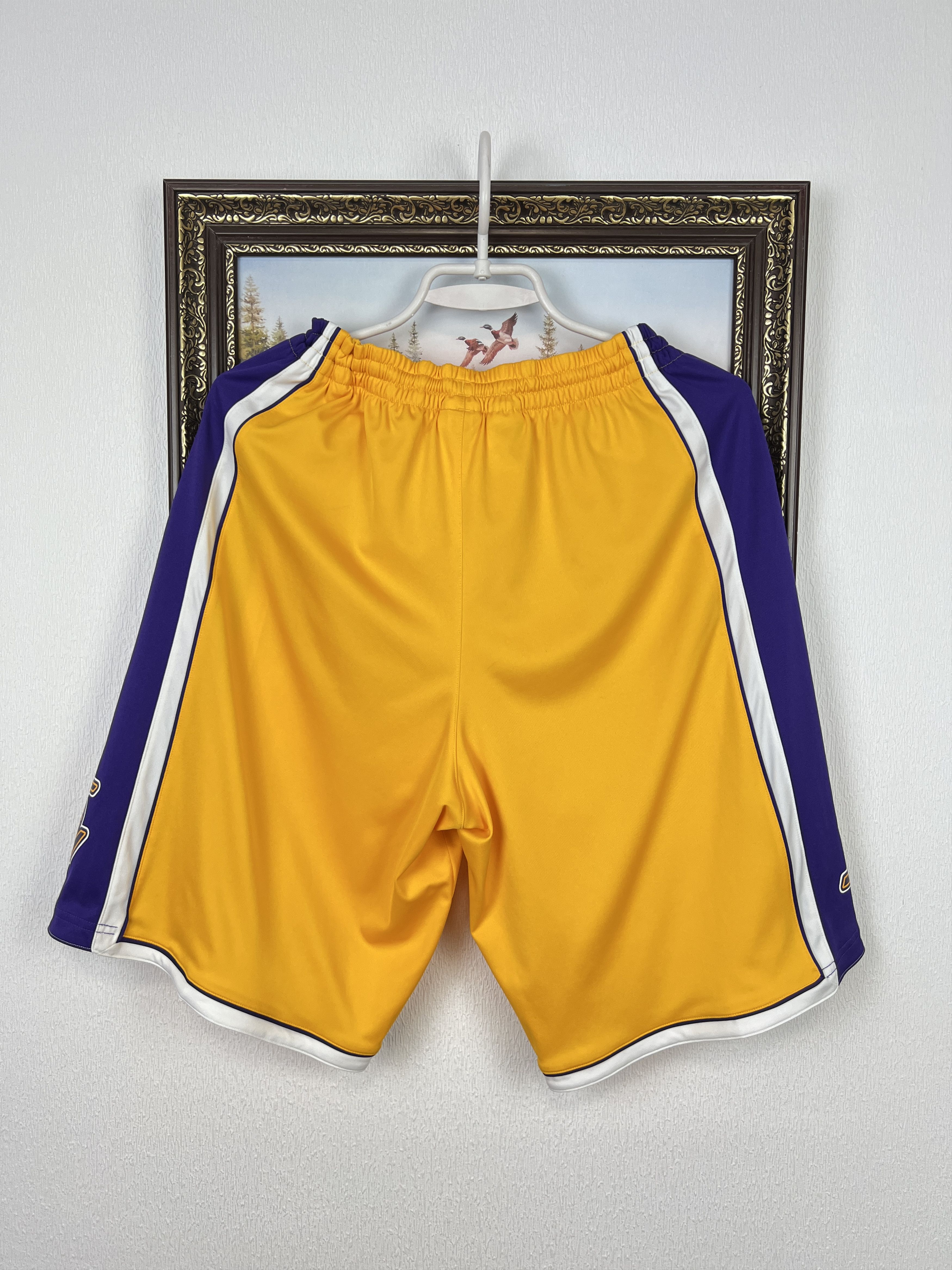 Adidas Vintage Los Angeles Lakers Bryant NBA Kids 16 Y Shorts Size US 30 / EU 46 - 15 Thumbnail