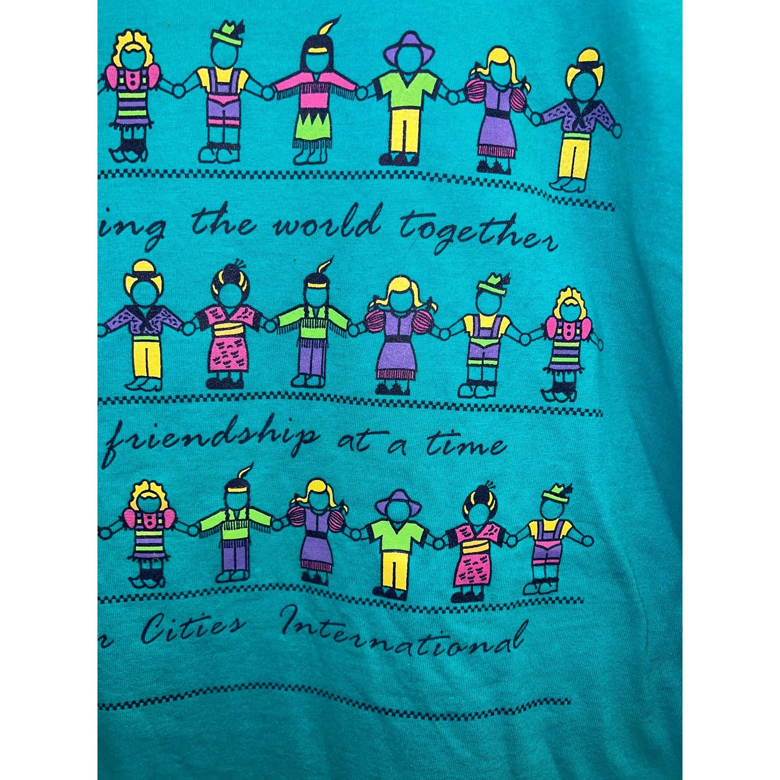 Fruit Of The Loom VIntage Sister Cities Shirt World Together People Art Tee L Size US L / EU 52-54 / 3 - 4 Thumbnail