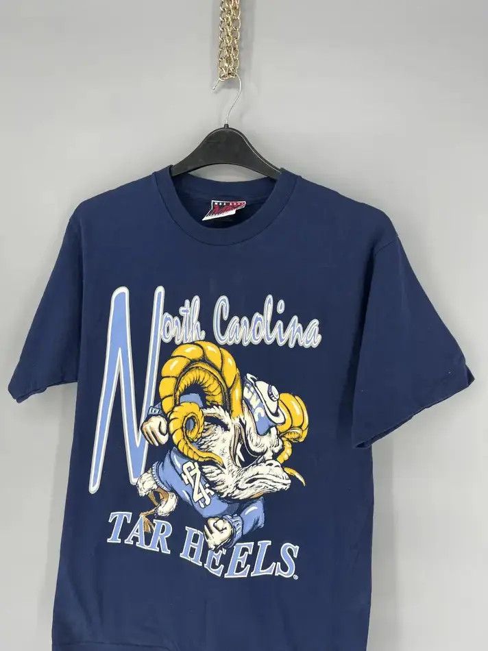 NBA Vintage 90s North Carolina Tar Heels Tee, Single Stitch Size US M / EU 48-50 / 2 - 5 Thumbnail