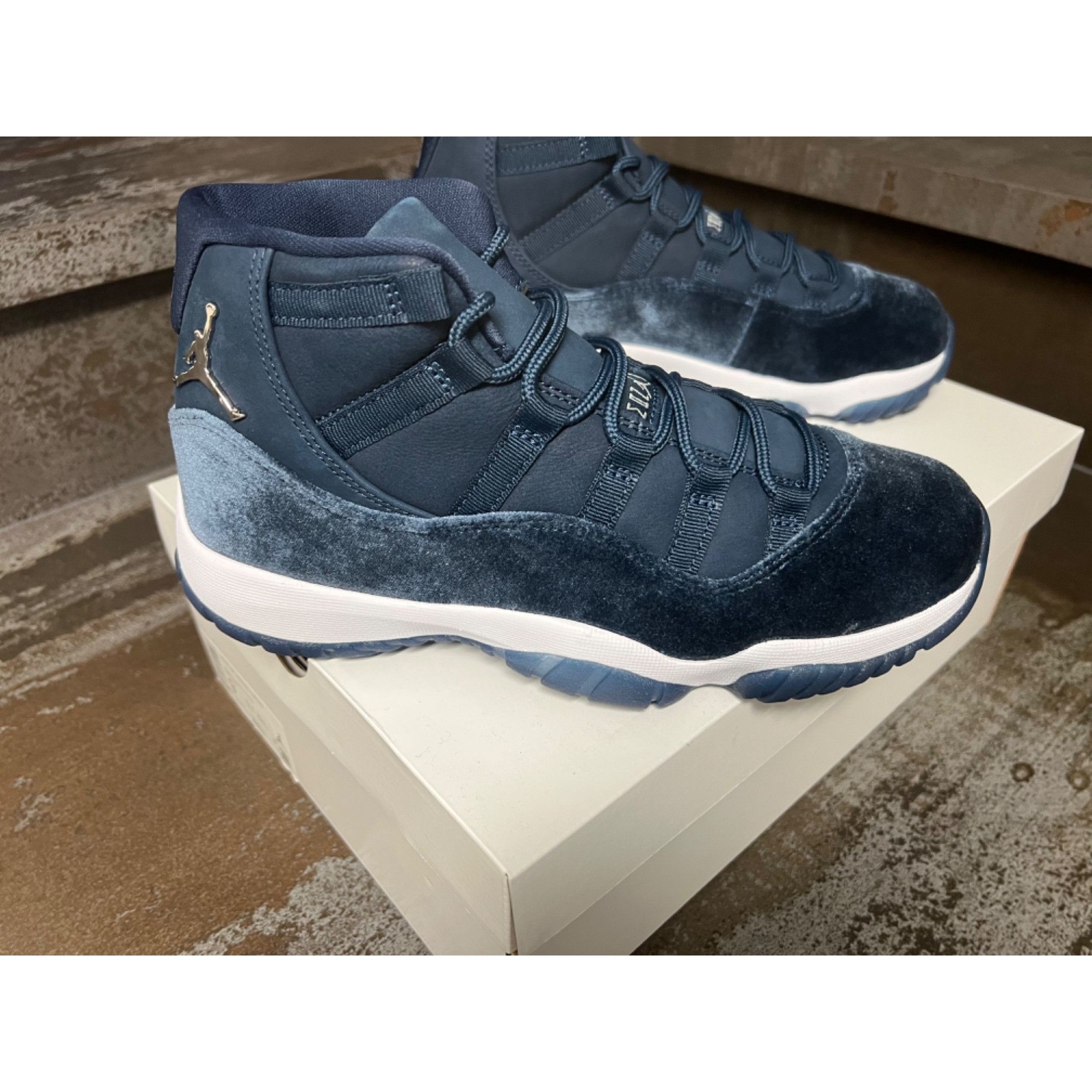 Nike Jordan 11 Retro Midnight Navy Women's Size 9- AR0715-441 Size US 9 / IT 39 - 3 Thumbnail