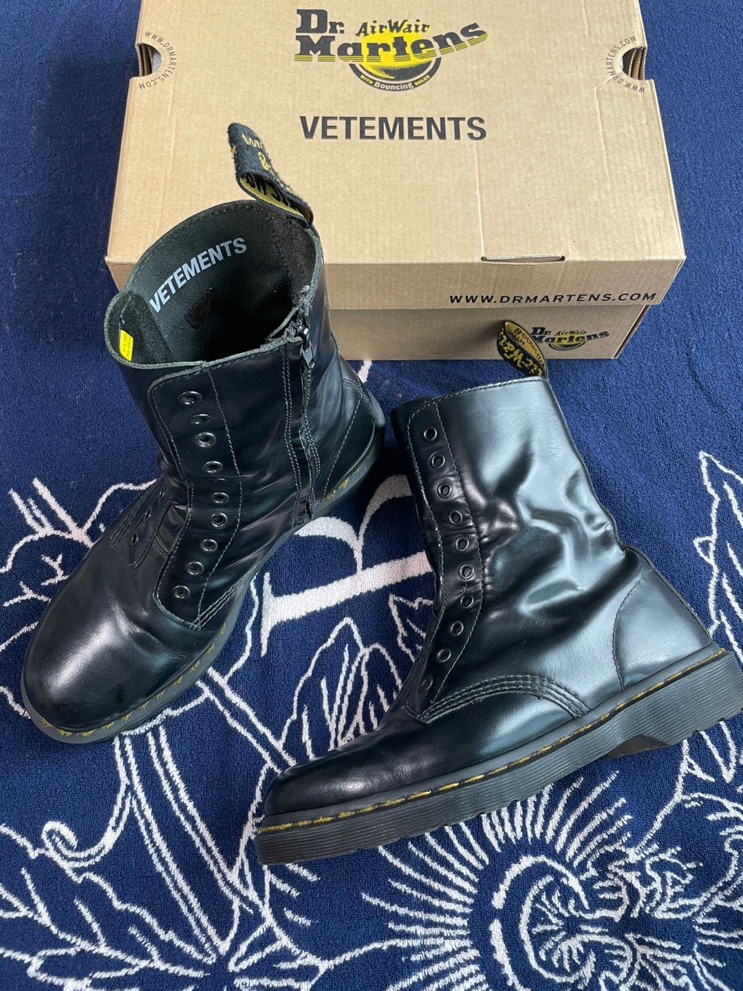 Doc martens x online vetements