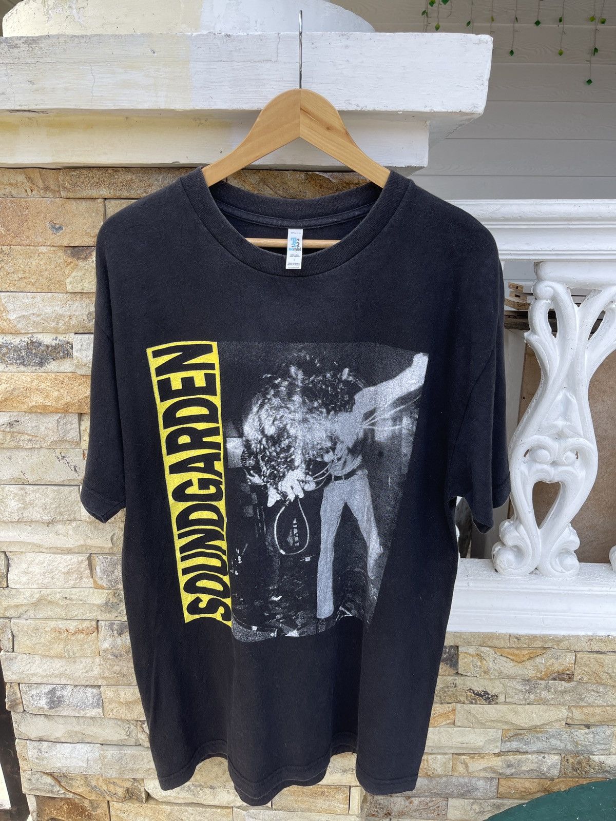 Band Tees Last Drop🔥Rare🔥Vintage Soundgarden Promo Faded Grunge Tee Size US L / EU 52-54 / 3 - 1 Thumbnail