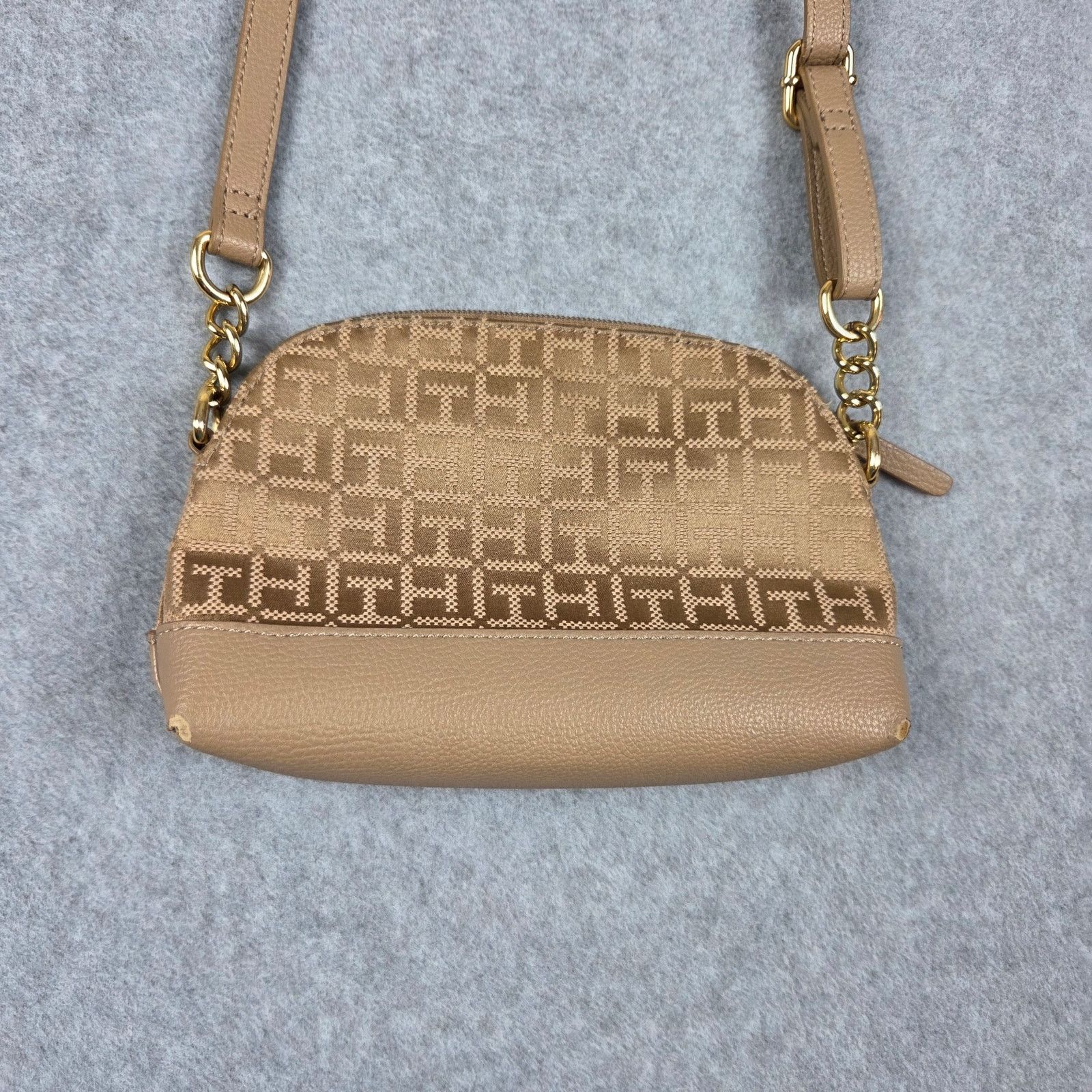 Tommy Hilfiger Tommy Hilfiger Crossbody Square Monogram Tan FLAW Size ONE SIZE - 2 Thumbnail
