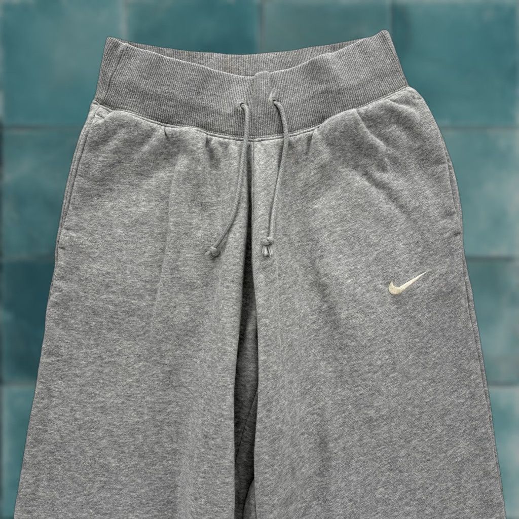 Nike Nike Pants Mens XS Gray Sportswear Club Fleece Joggers Sweatpants Athletic Gym Size US 27 - 1 Thumbnail