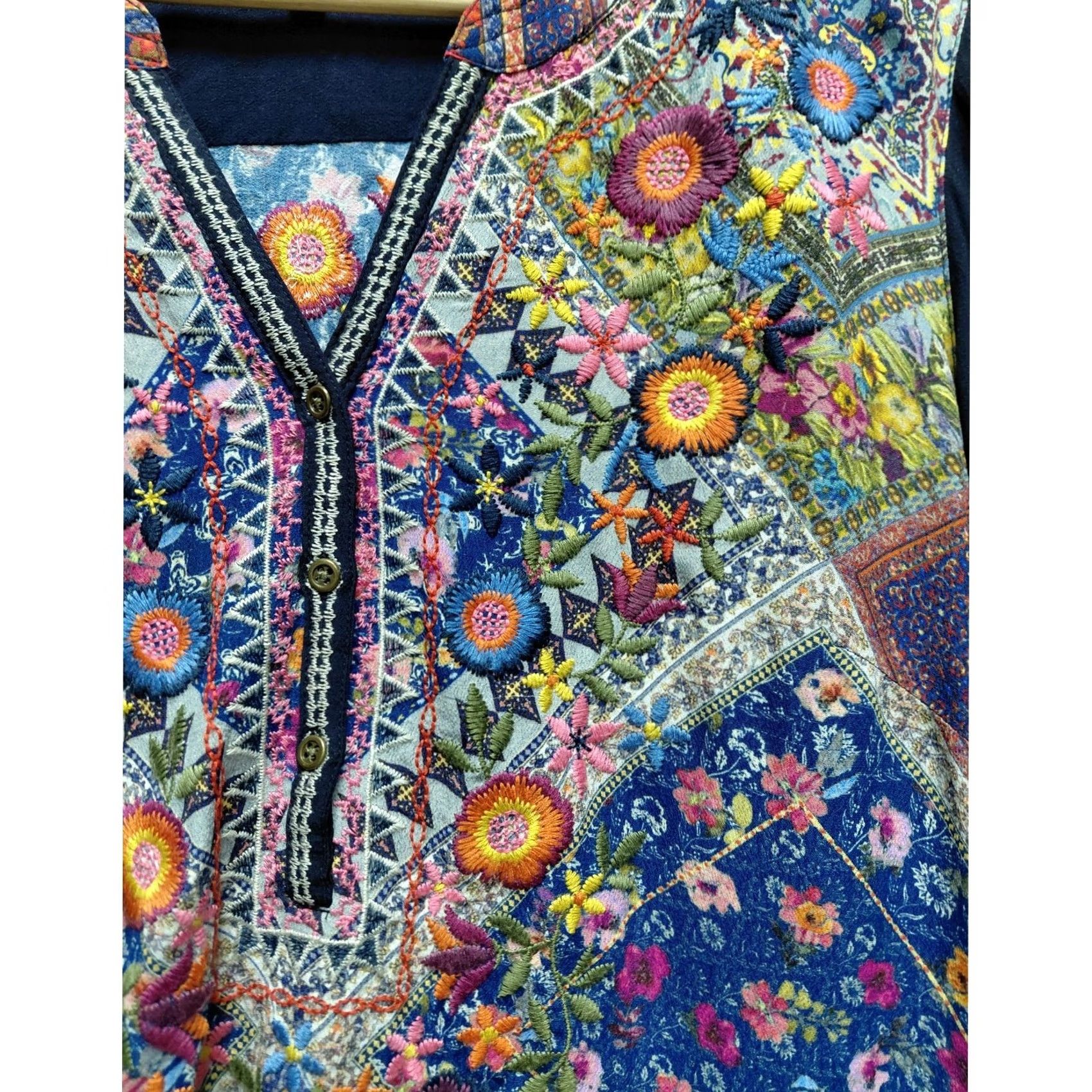 Vintage John Mark Top Womens M Floral Embroidered Tunic Woven Sleeve Women Size Size M / US 6-8 / IT 42-44 - 3 Thumbnail