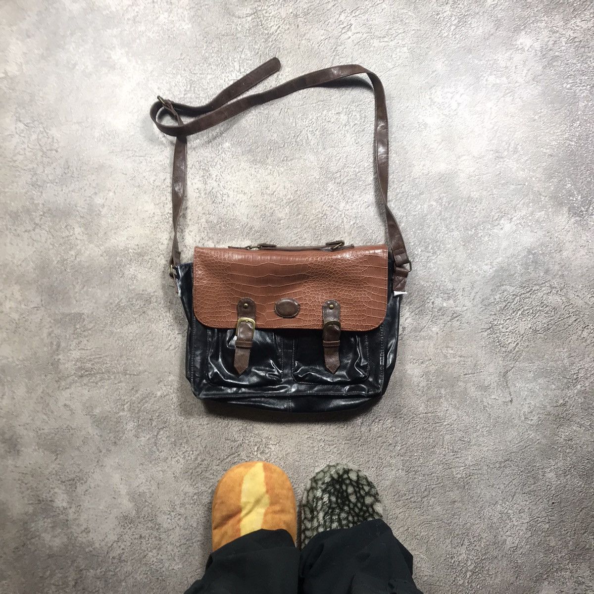 Vintage Vintage 90s Leather Shoulder Bag Y2K Japanese Avant Garde OS Size ONE SIZE - 1 Thumbnail
