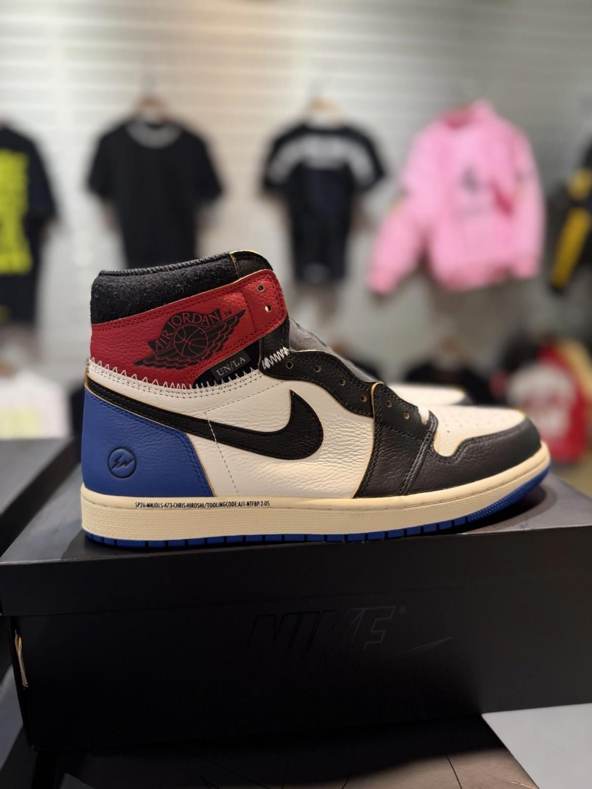 Jordan Brand Air Jordan 1 x Union x Fragment Black and Varsity Red 11 Size US 11 / EU 44 - 3 Thumbnail