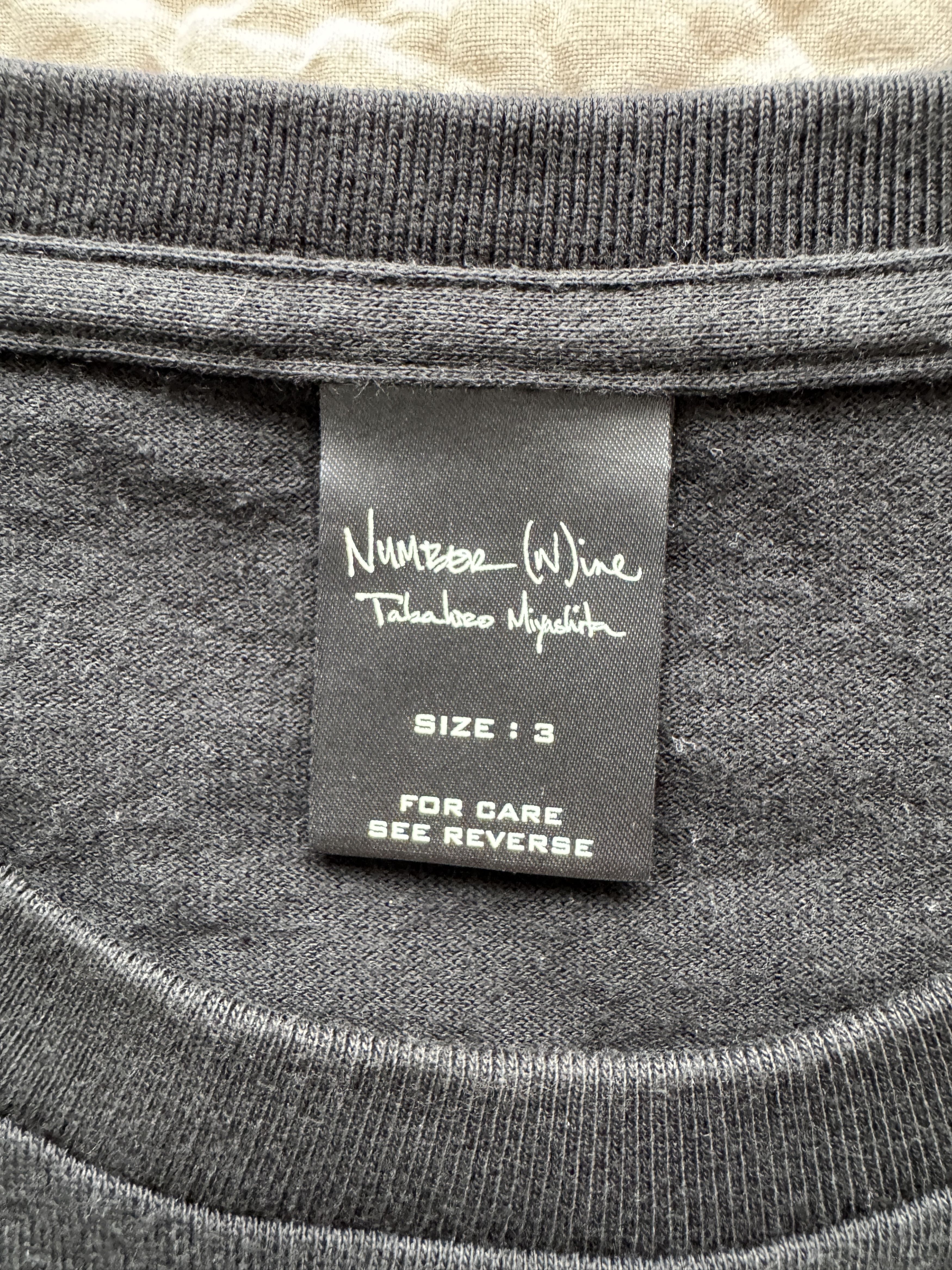 Number (N)ine NUMBER (N)INE - 'KURDT' T-SHIRT BLACK SIZE 3 KRAFT HOMAGE Size US L / EU 52-54 / 3 - 7 Thumbnail