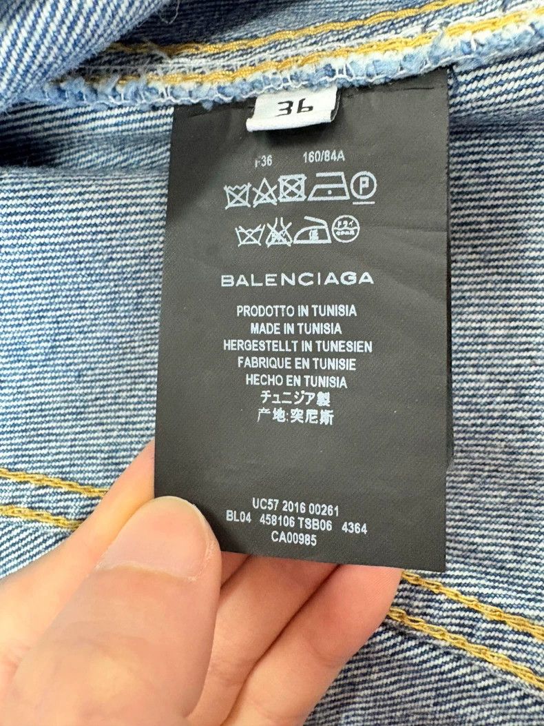 Other Balenciaga size 36 Cropped silhouette denim jacket Size US S / EU 44-46 / 1 - 9 Thumbnail